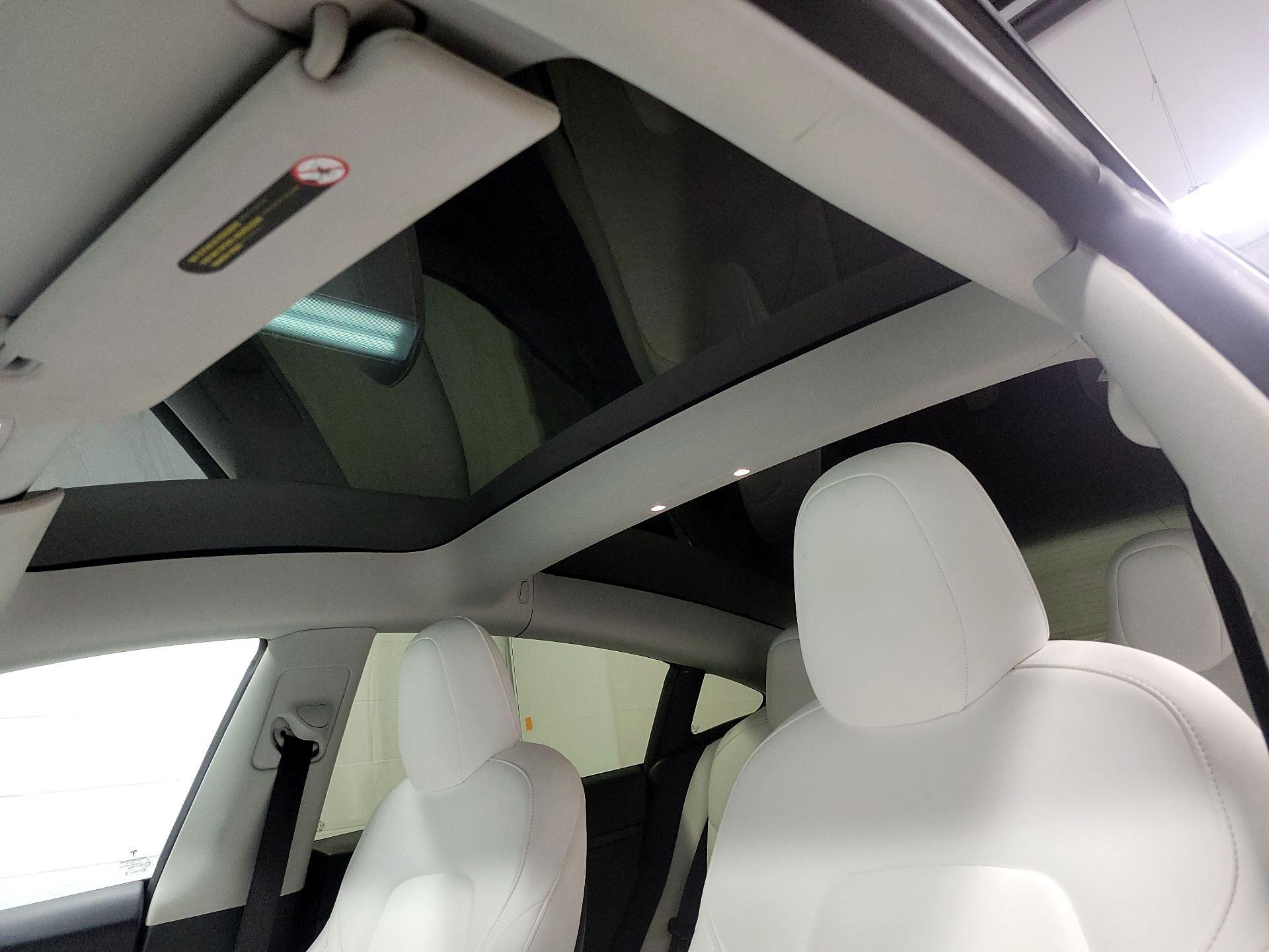 Thumbnail: 2022 Tesla Model 3 - 17