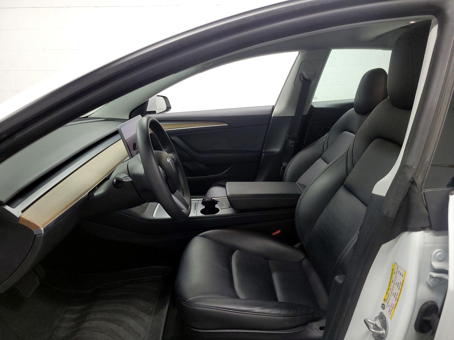 Thumbnail: 2022 Tesla Model 3 - 11