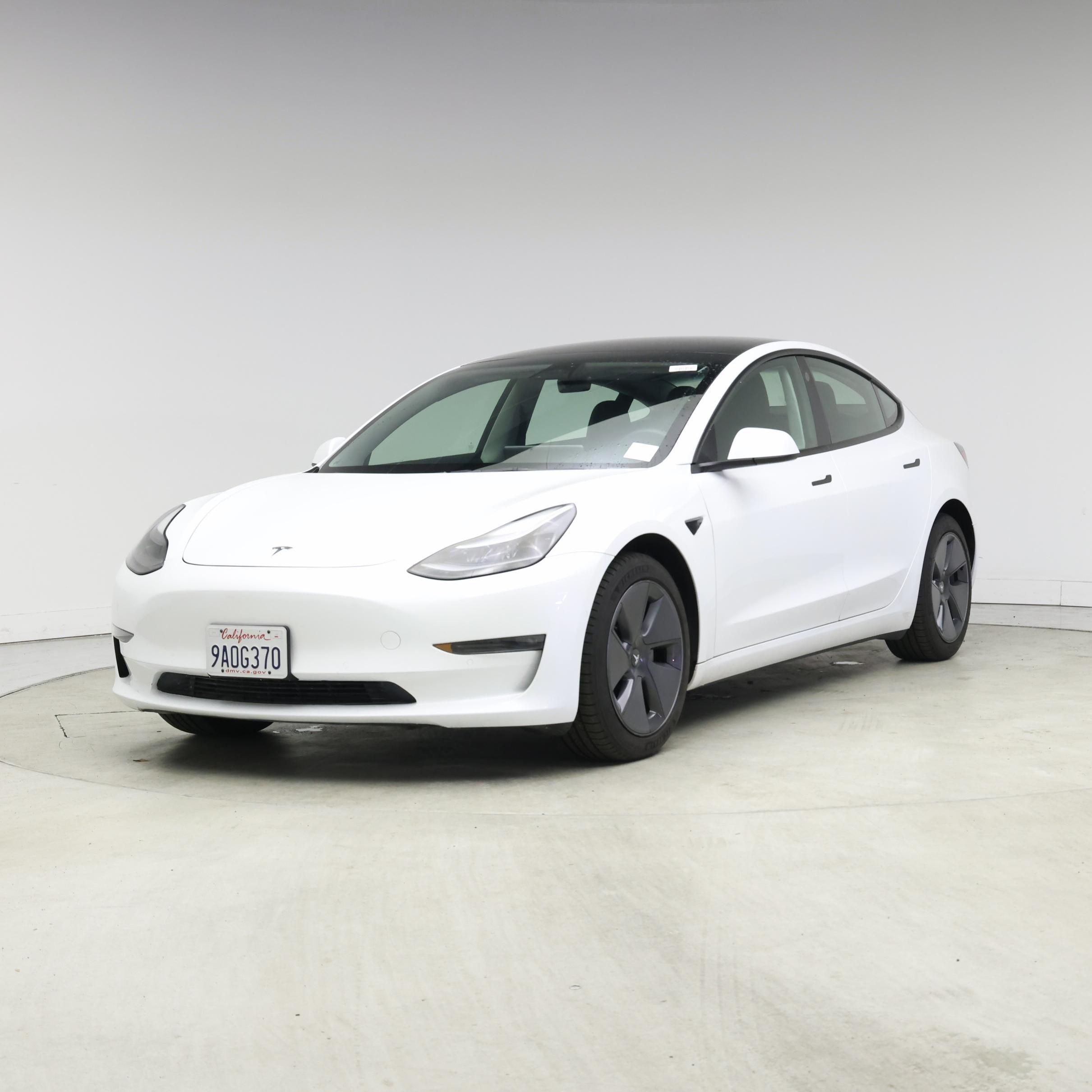 Thumbnail: 2022 Tesla Model 3 - 4