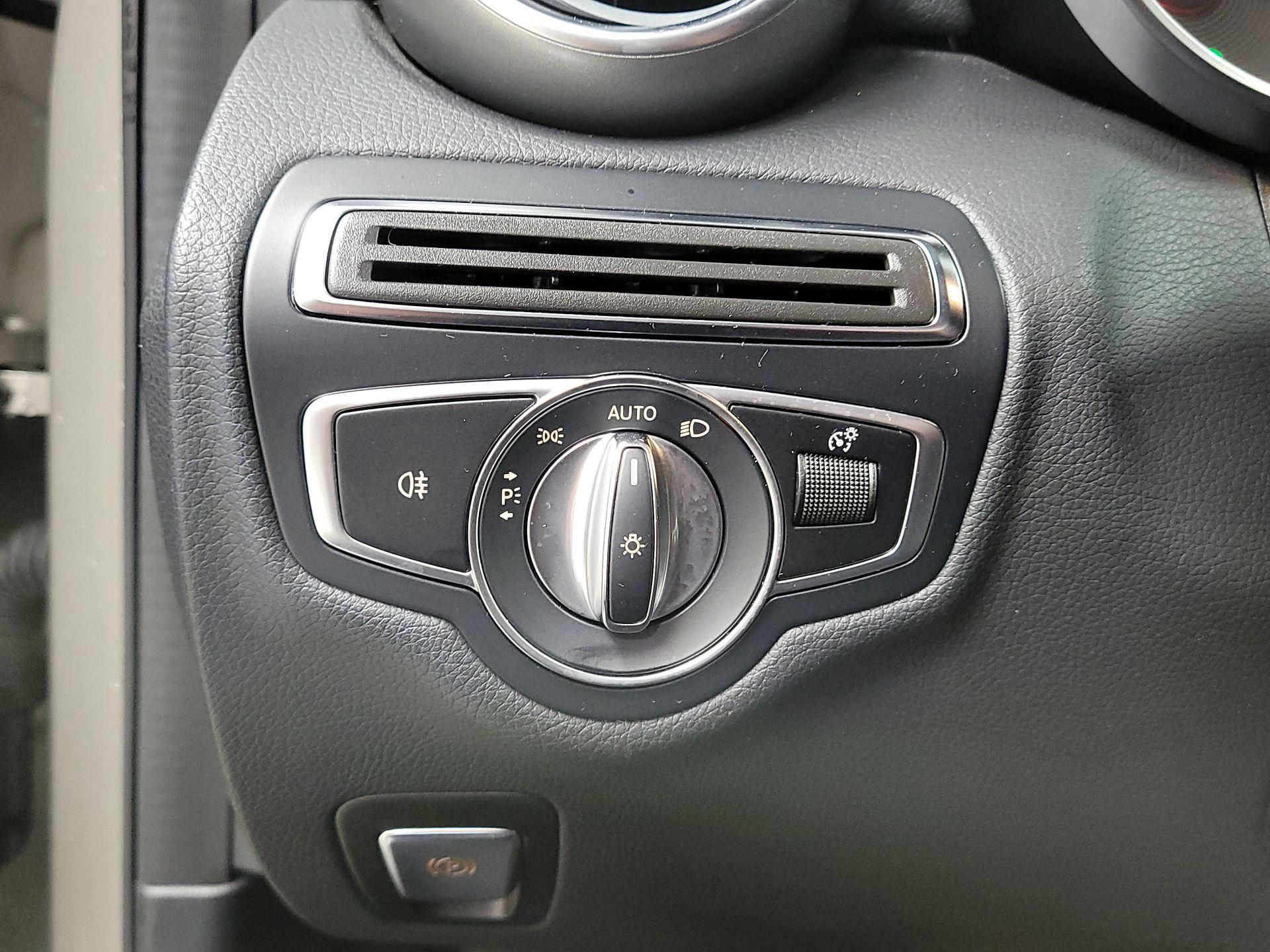 Thumbnail: 2019 Mercedes-Benz C-Class - 13