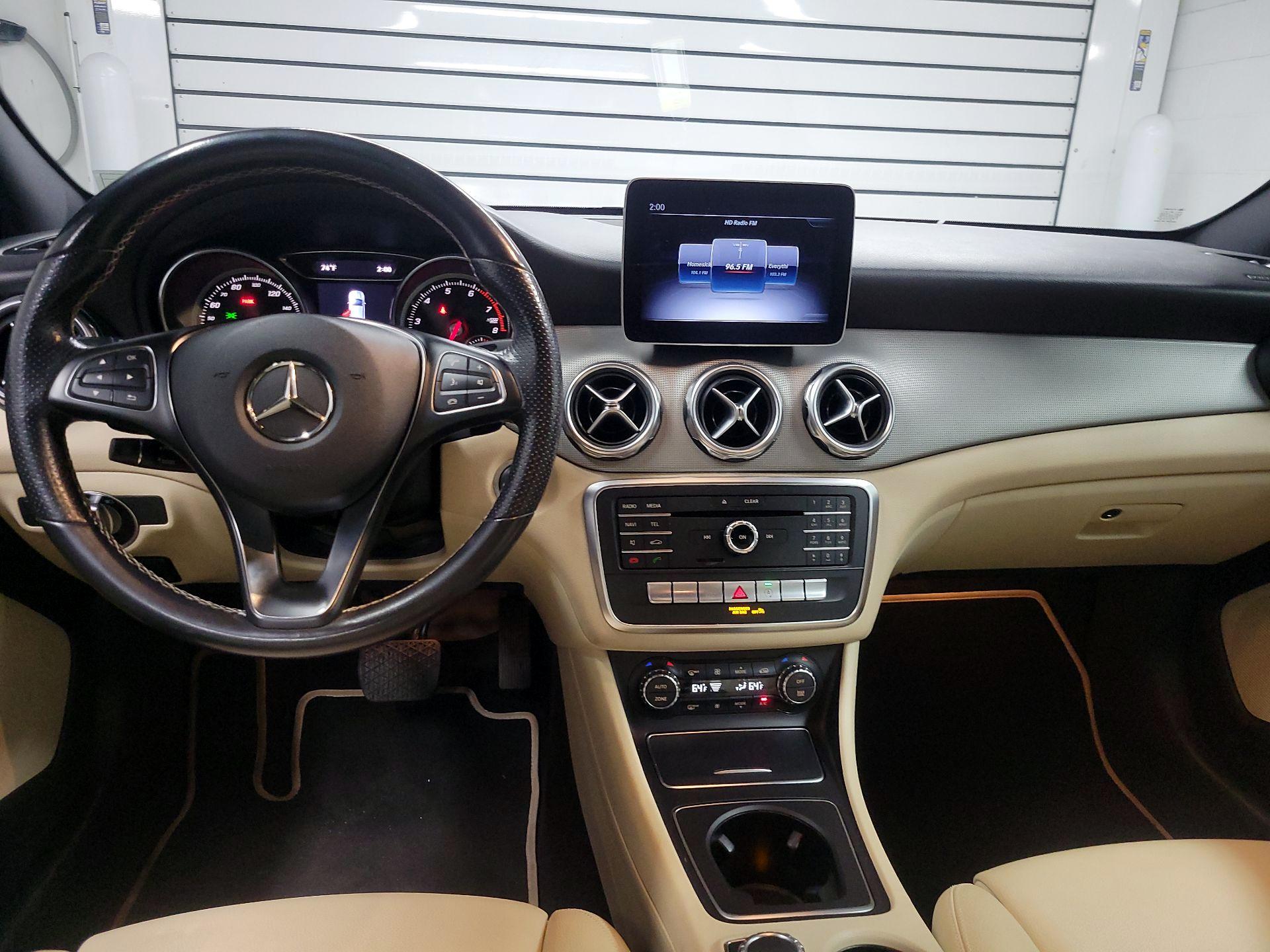 Thumbnail: 2019 Mercedes-Benz GLA - 9