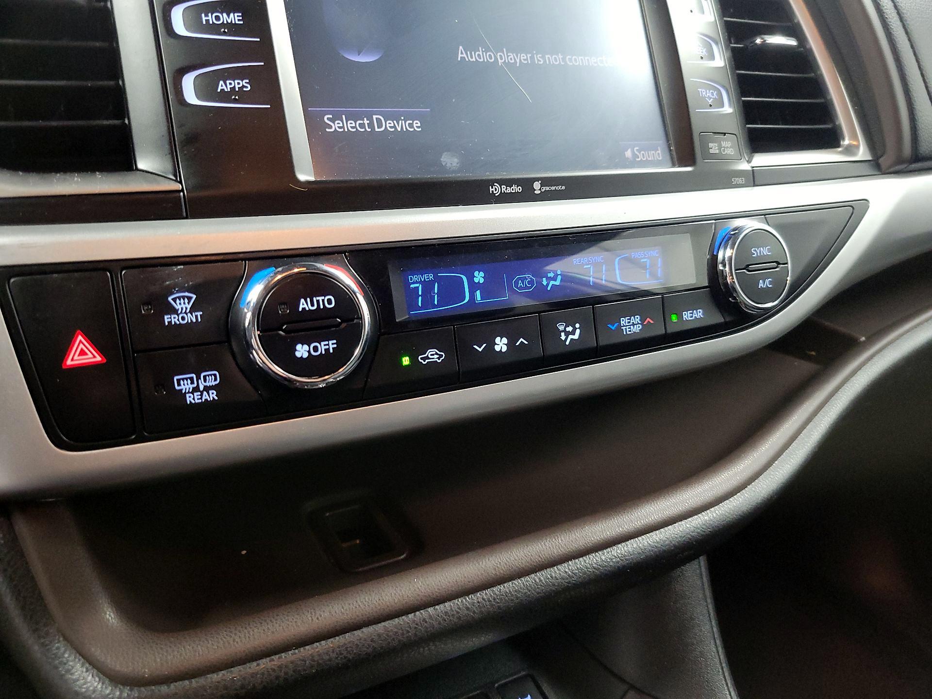 Thumbnail: 2014 Toyota Highlander - 16