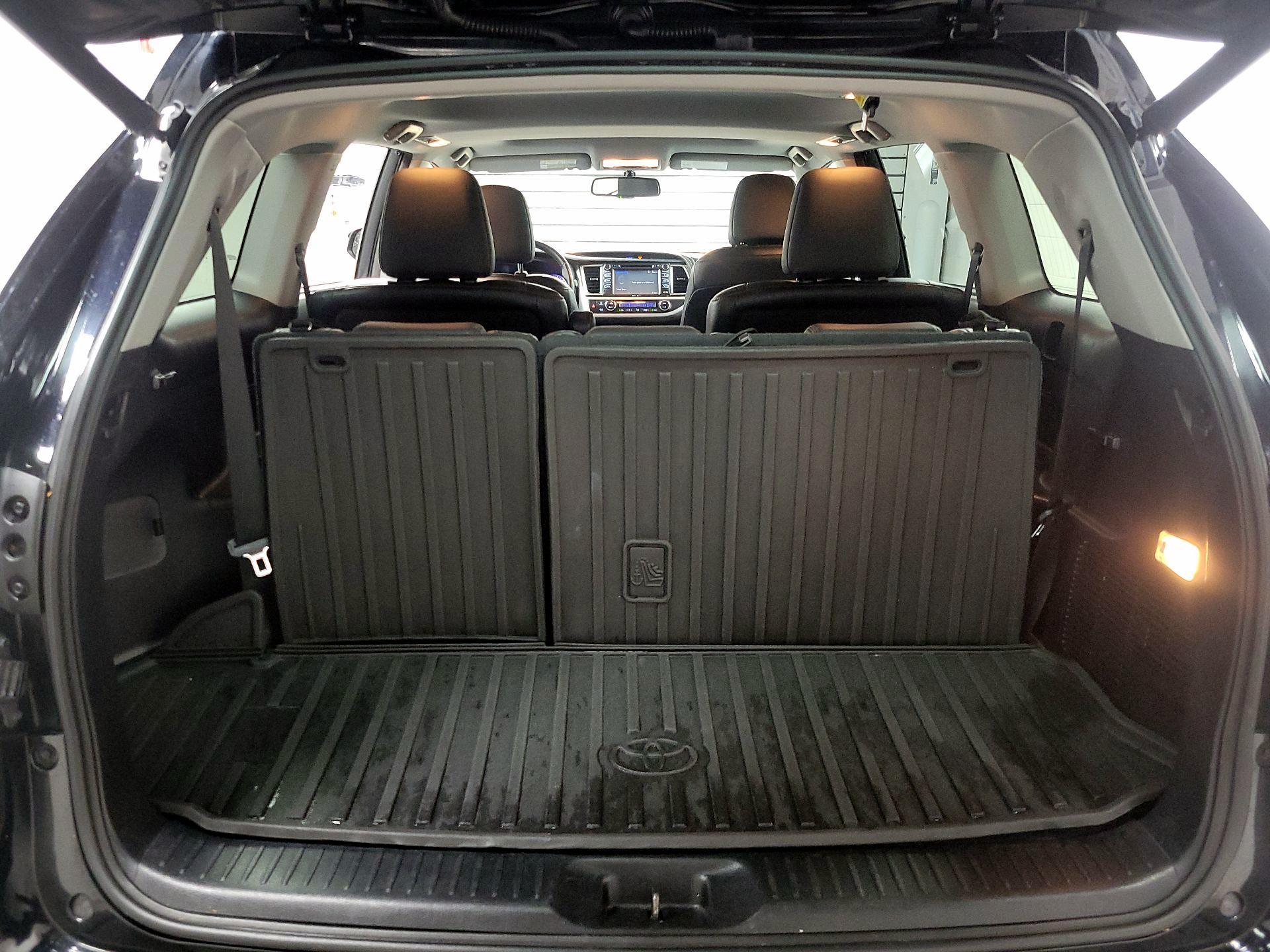 Thumbnail: 2014 Toyota Highlander - 19