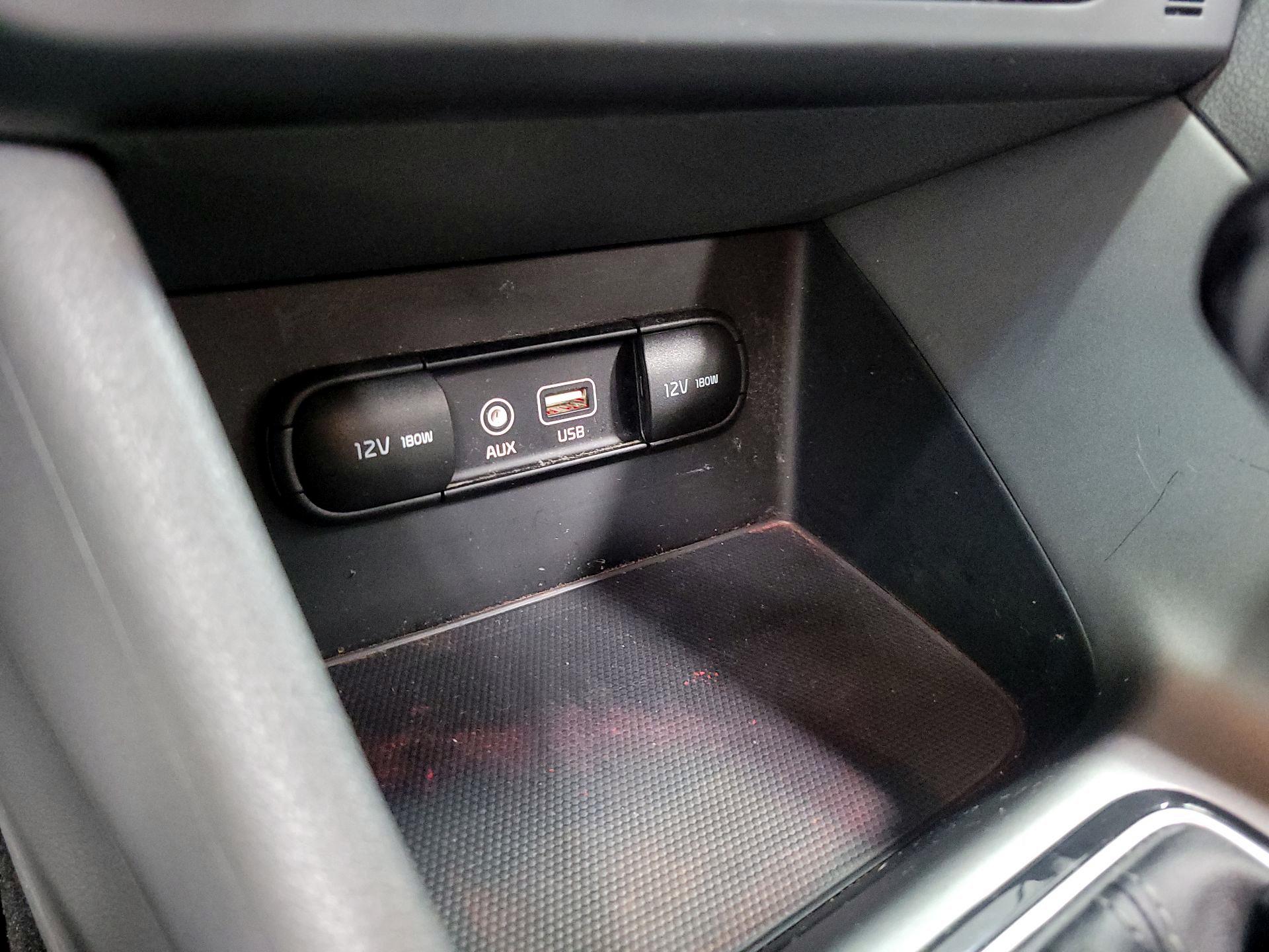 Thumbnail: 2018 Kia Niro - 18