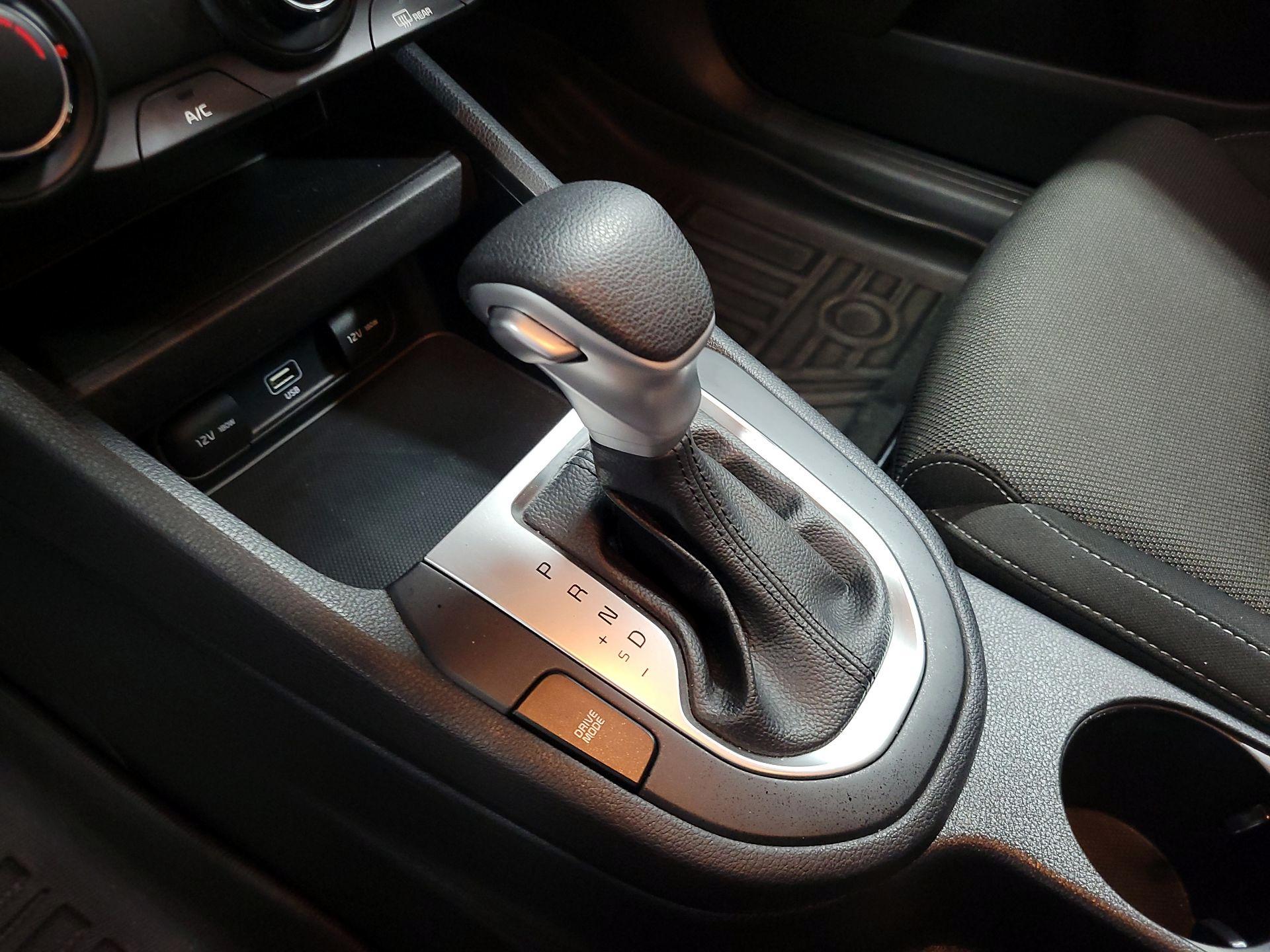 Thumbnail: 2022 Kia Forte - 17