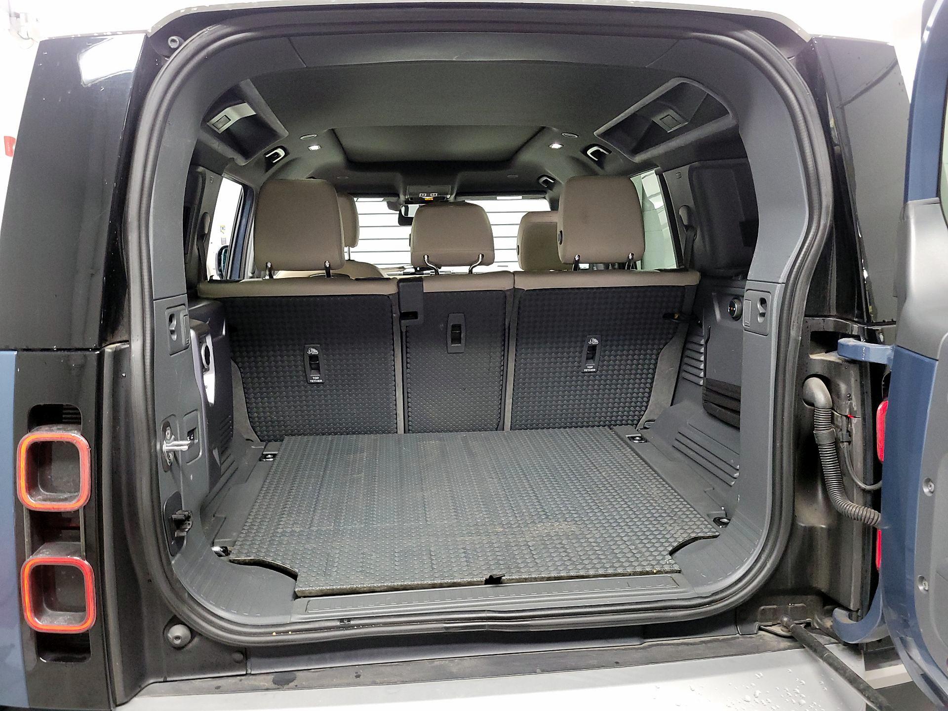 Thumbnail: 2021 Land Rover Defender - 18