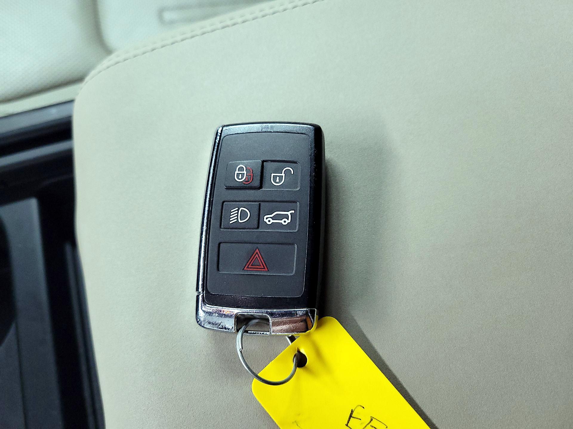 Thumbnail: 2021 Land Rover Defender - 20