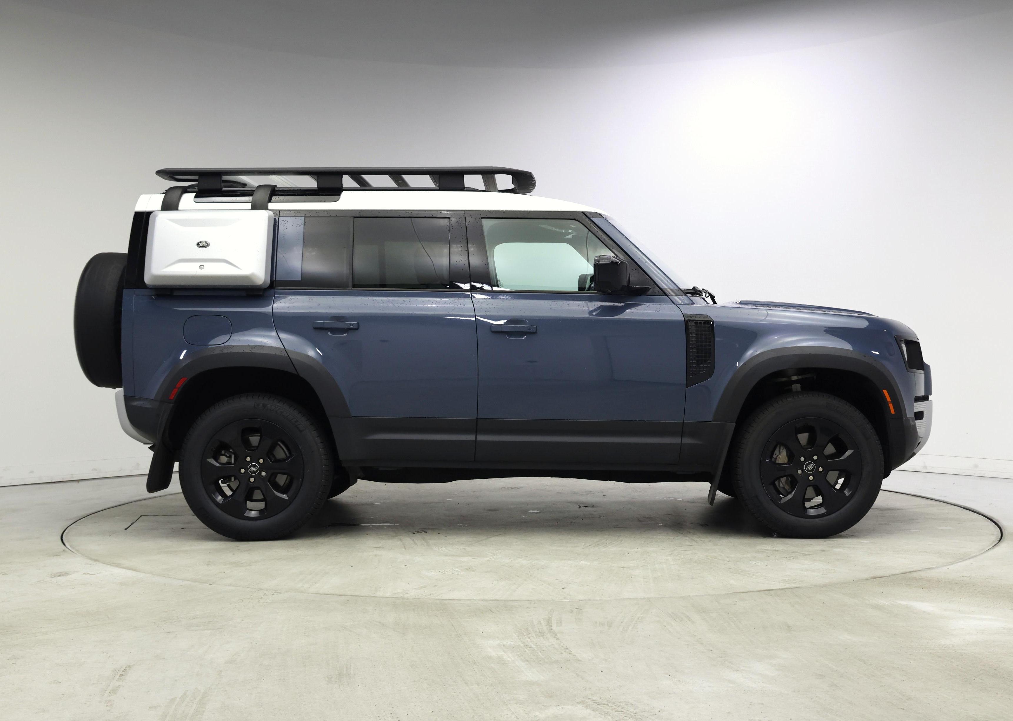 Thumbnail: 2021 Land Rover Defender - 7