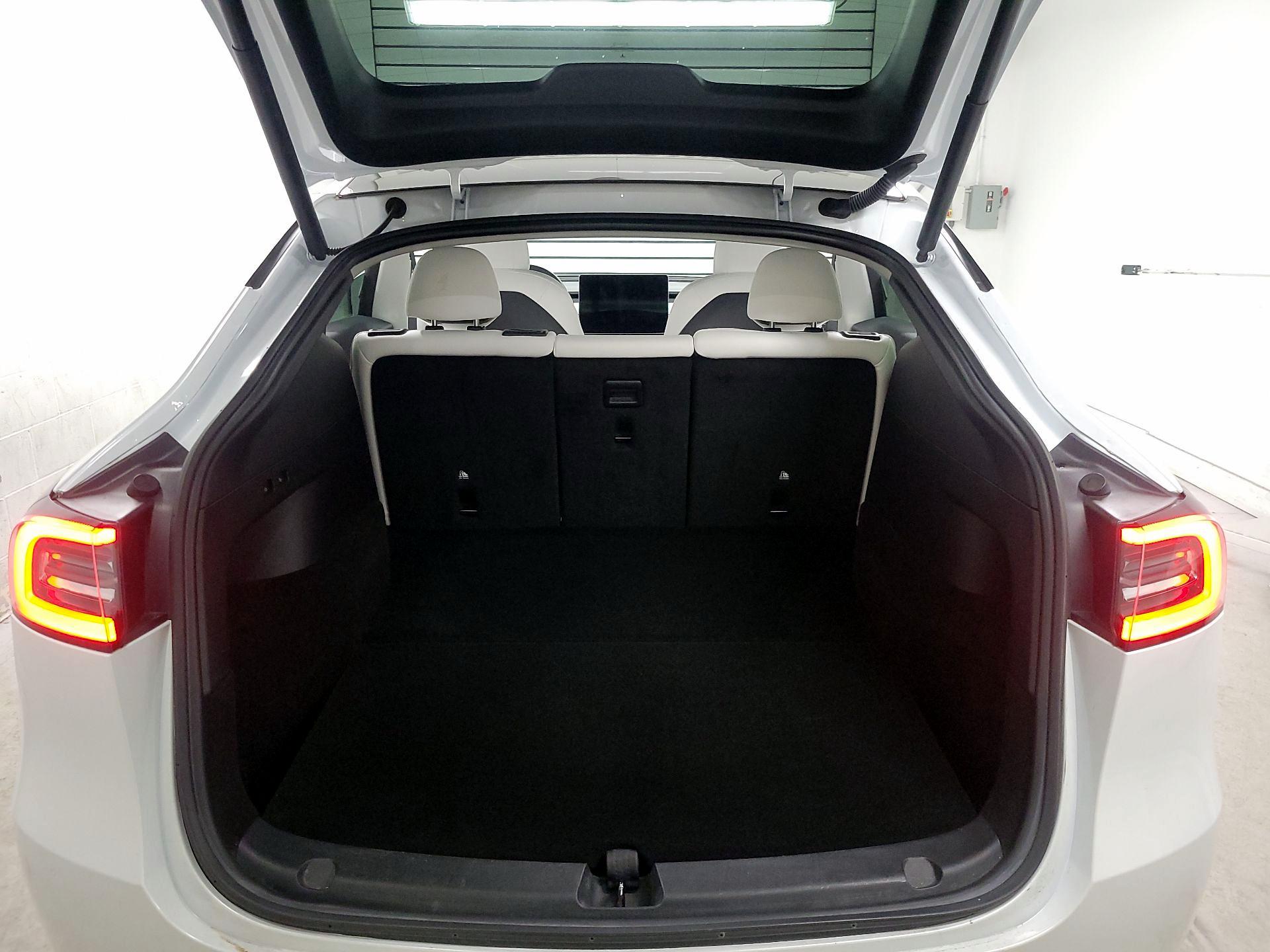 Thumbnail: 2022 Tesla Model Y - 18