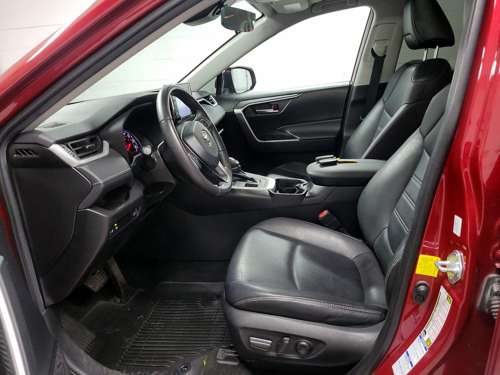 Thumbnail: 2021 Toyota RAV4 - 11