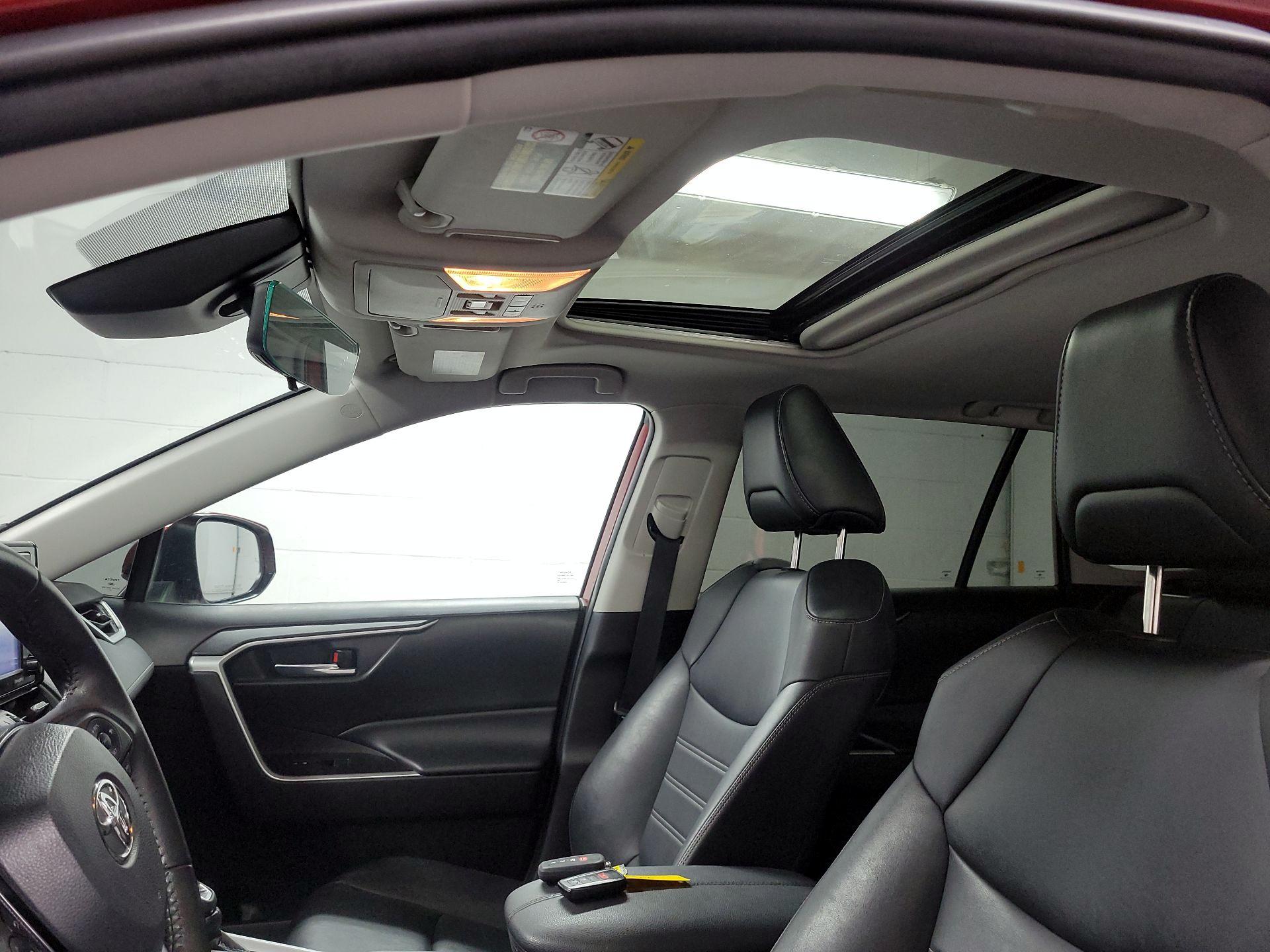 Thumbnail: 2021 Toyota RAV4 - 19