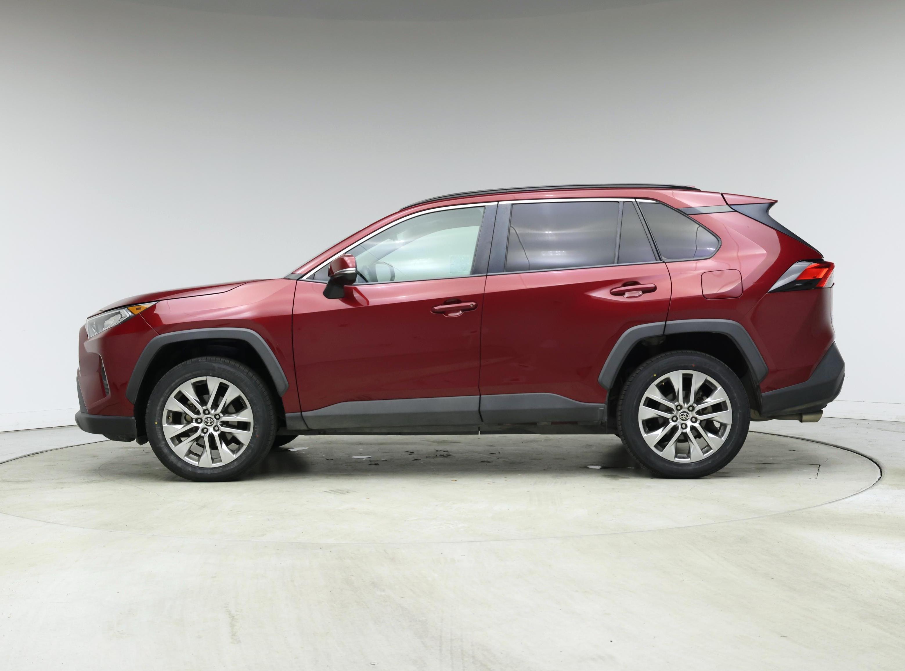 Thumbnail: 2021 Toyota RAV4 - 3