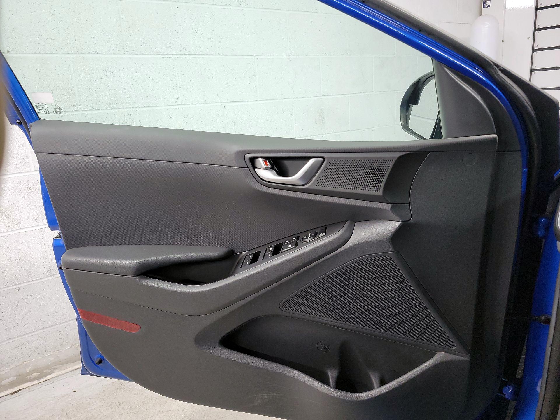 Thumbnail: 2018 Hyundai Ioniq - 12