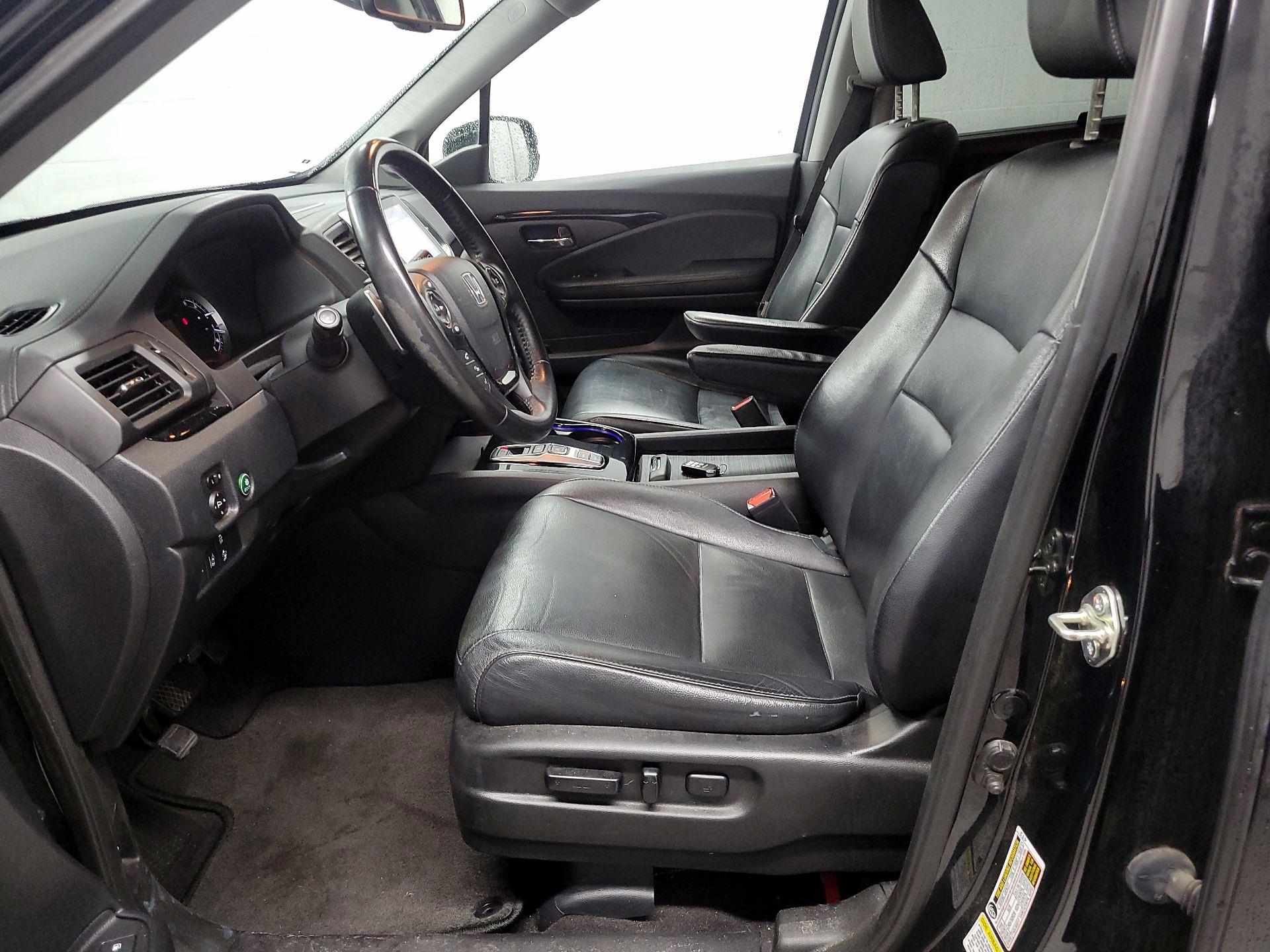 Thumbnail: 2016 Honda Pilot - 11