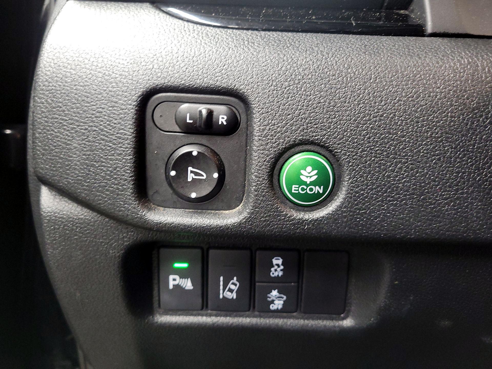 Thumbnail: 2016 Honda Pilot - 13