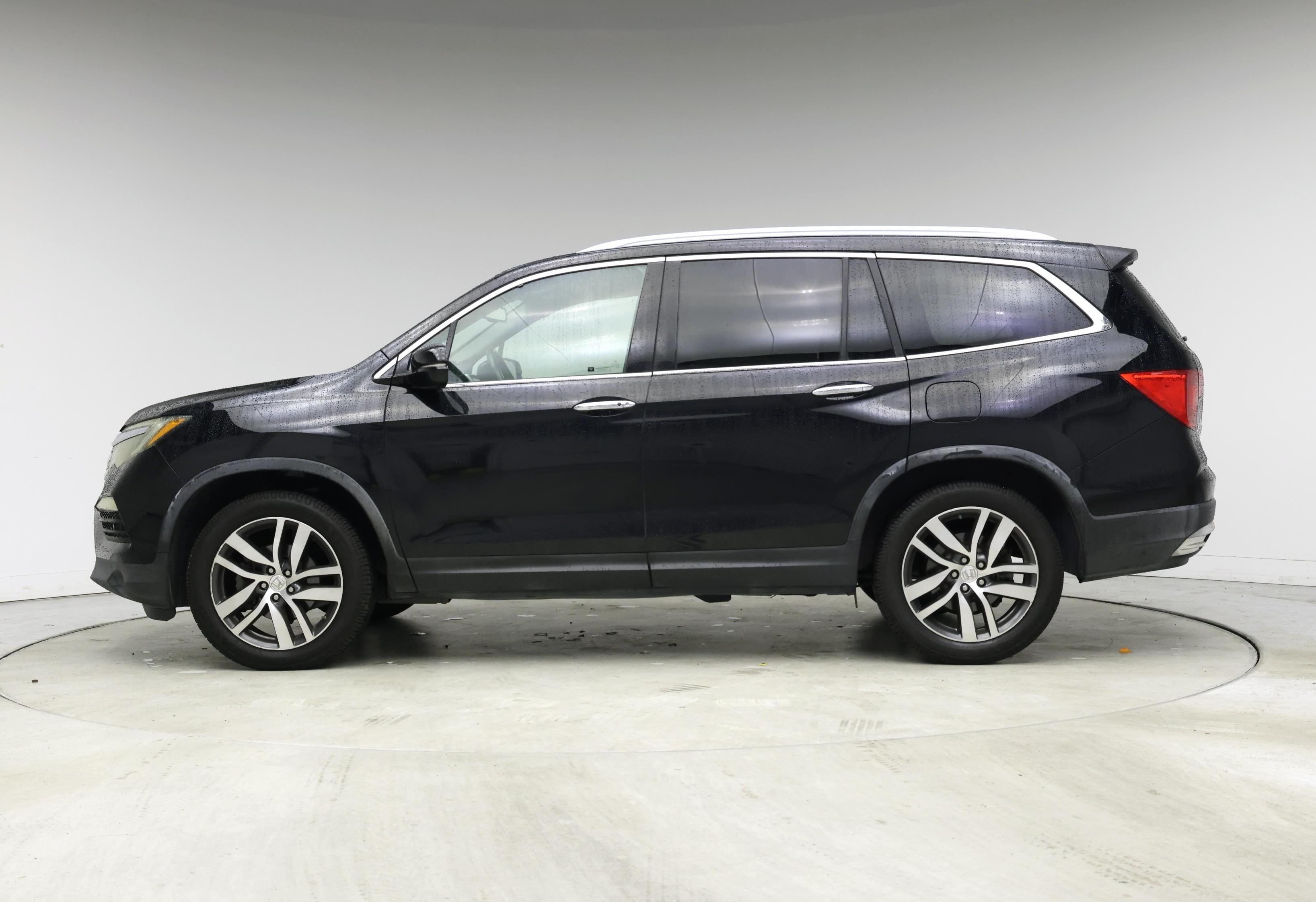 Thumbnail: 2016 Honda Pilot - 3
