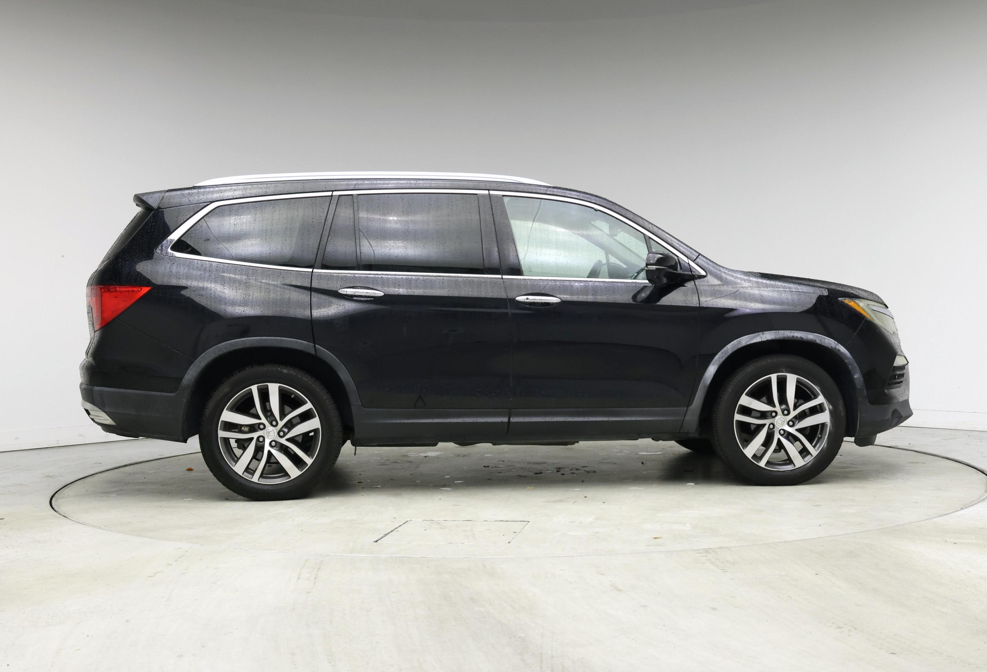 Thumbnail: 2016 Honda Pilot - 7