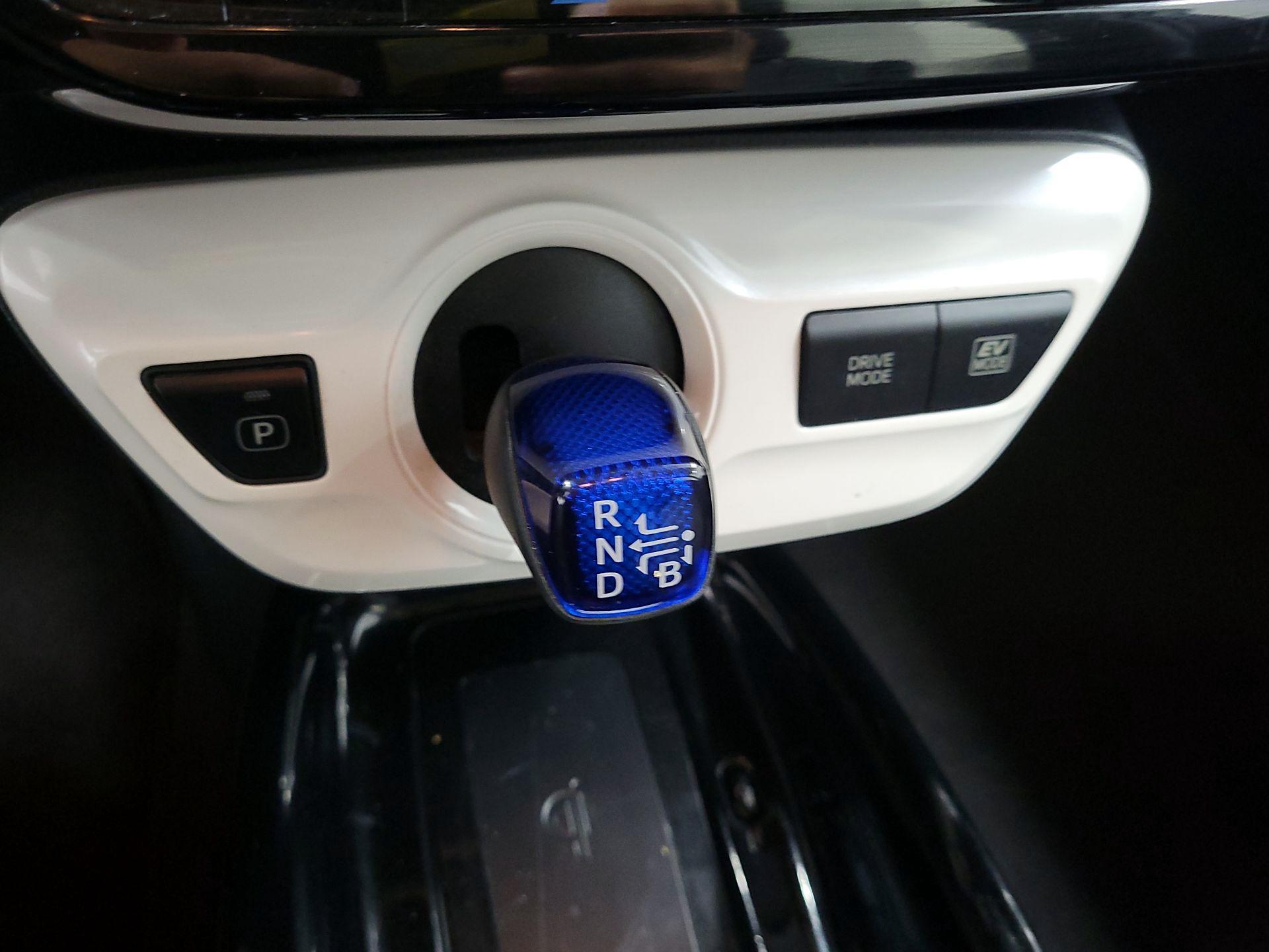 Thumbnail: 2017 Toyota Prius - 16