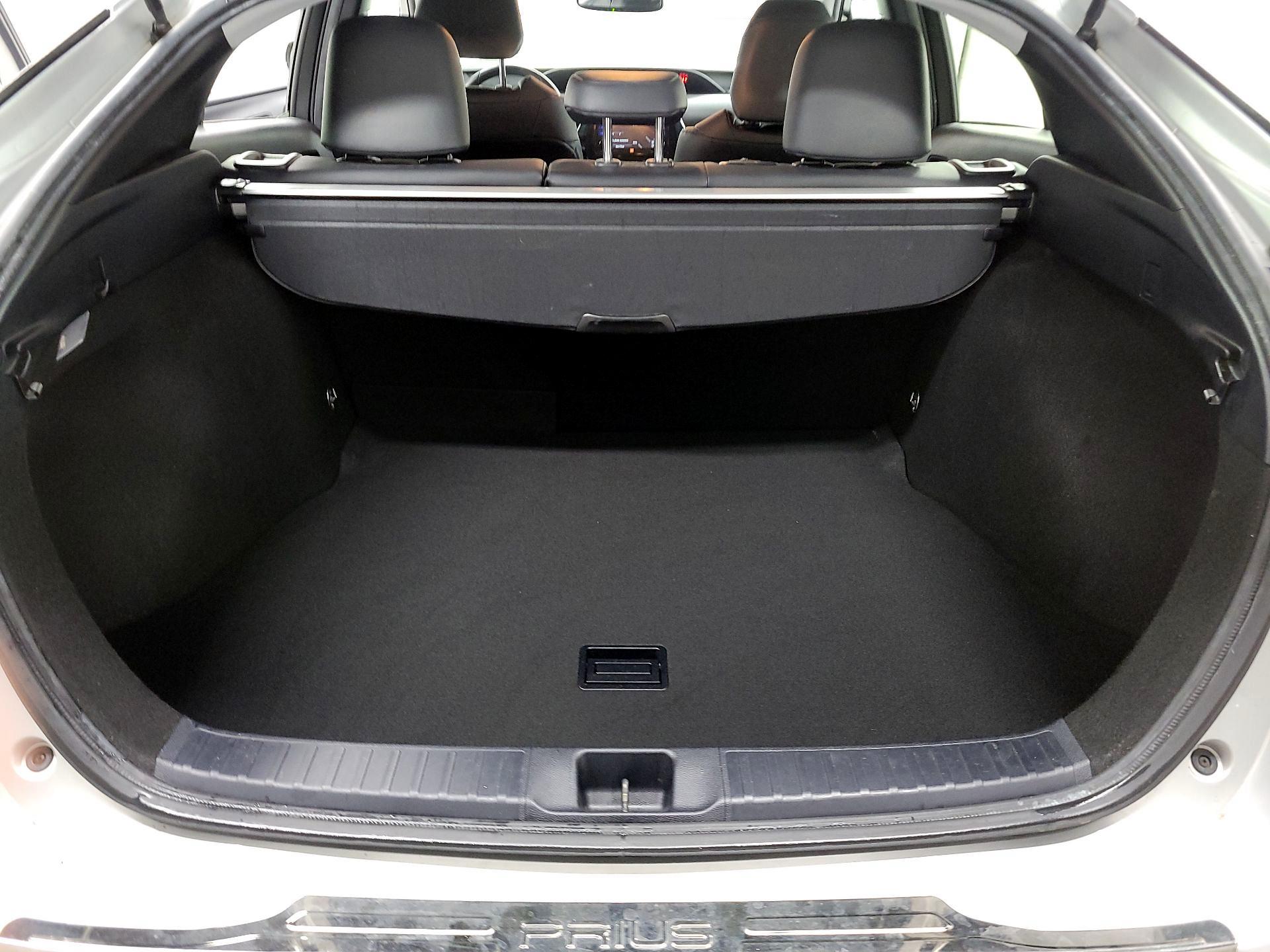 Thumbnail: 2017 Toyota Prius - 18