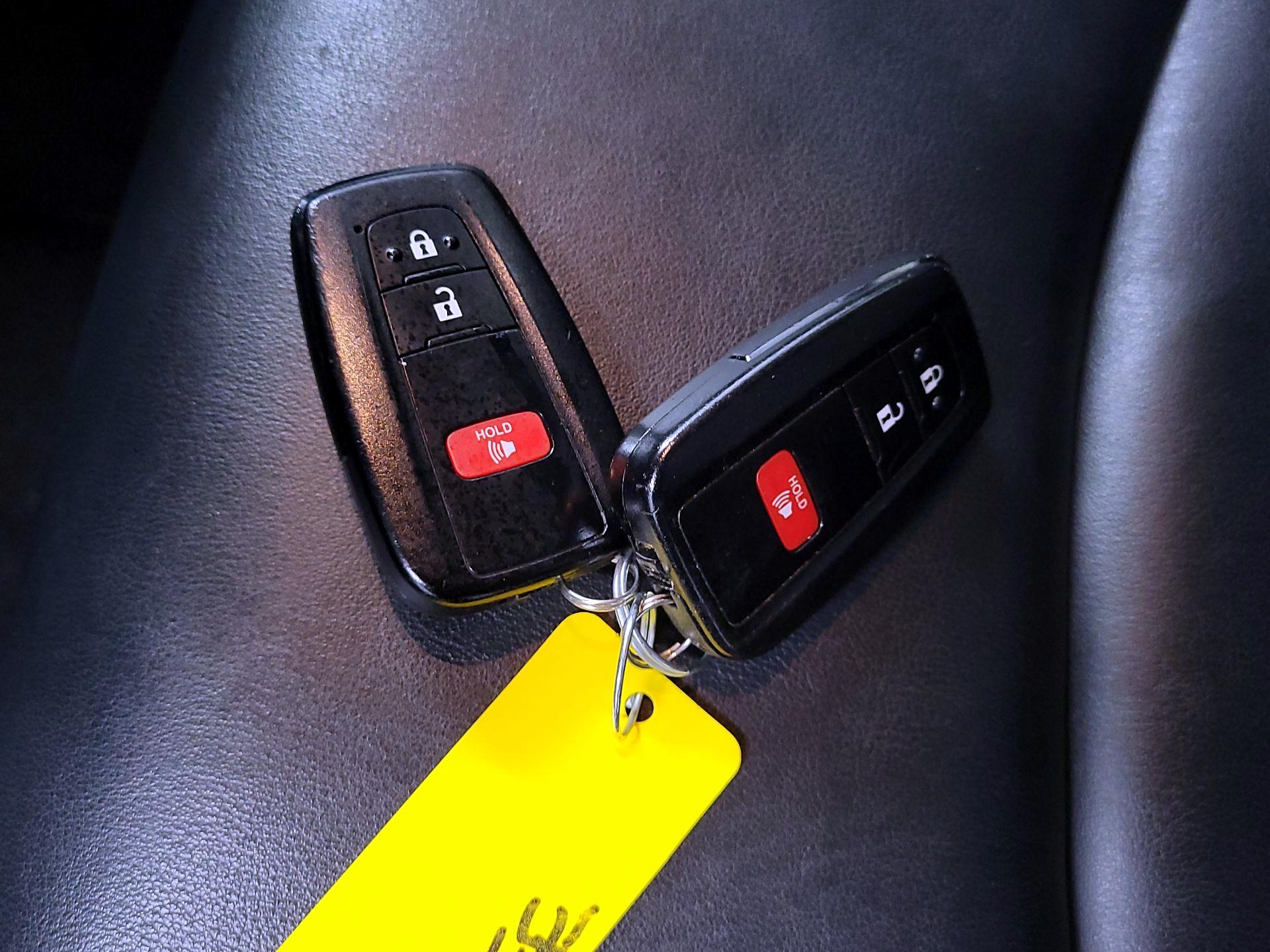 Thumbnail: 2017 Toyota Prius - 20