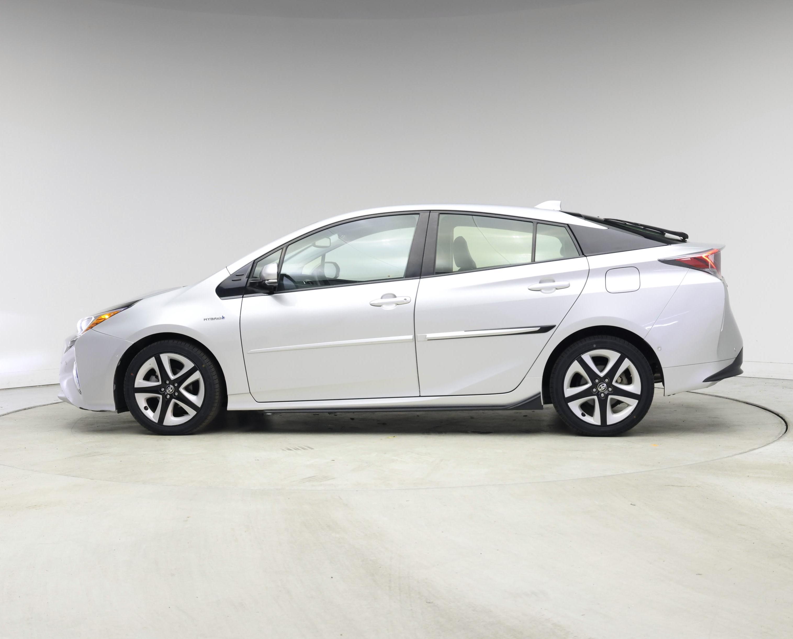 Thumbnail: 2017 Toyota Prius - 3