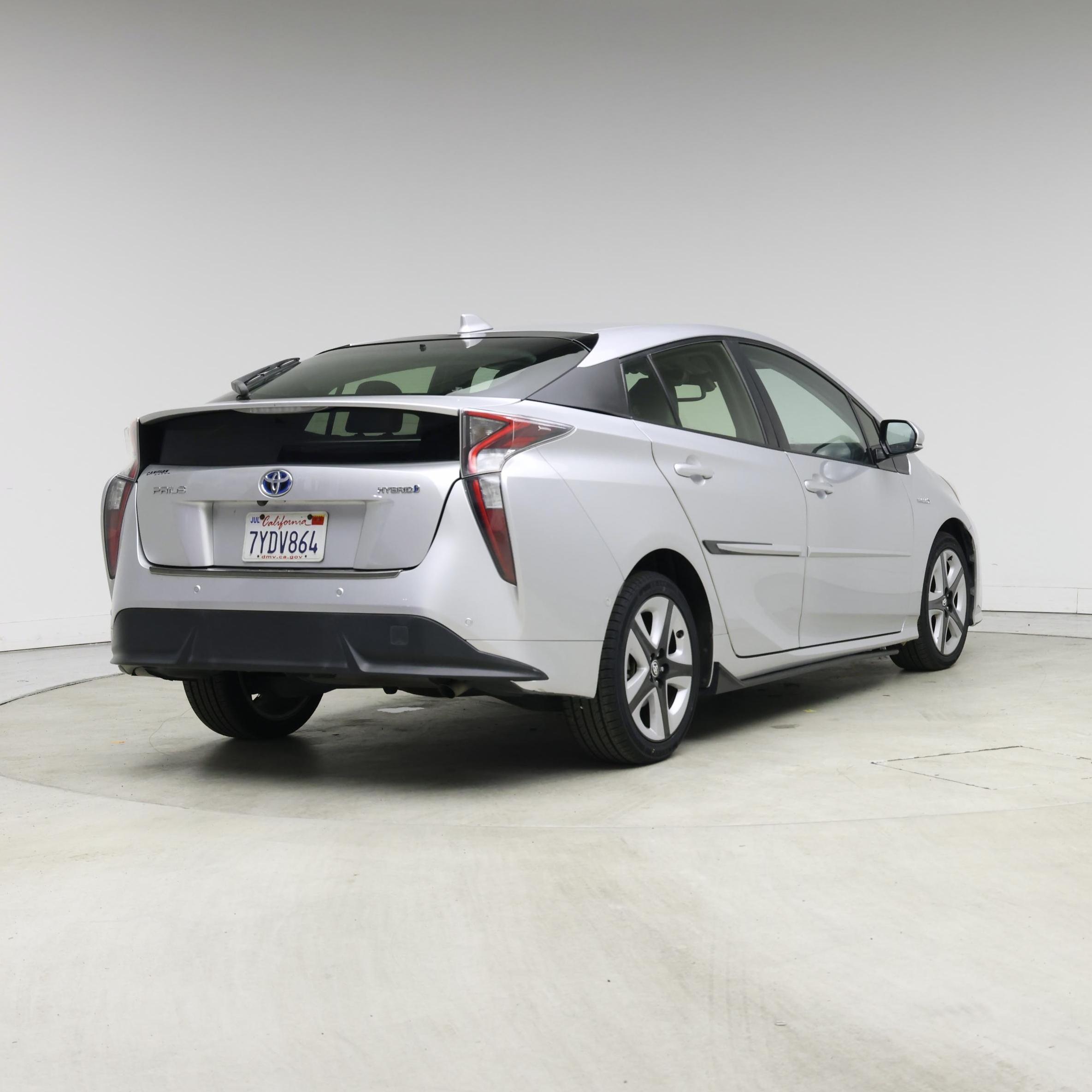 Thumbnail: 2017 Toyota Prius - 8