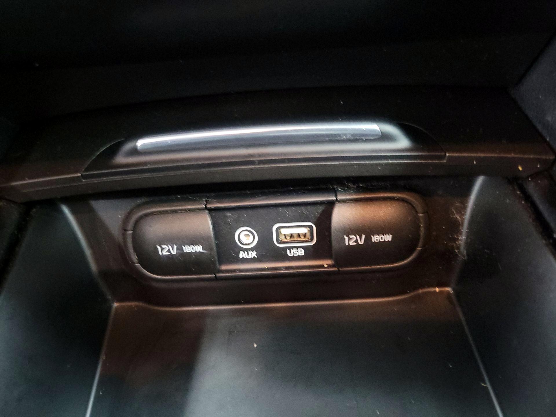 Thumbnail: 2016 Kia Optima - 18