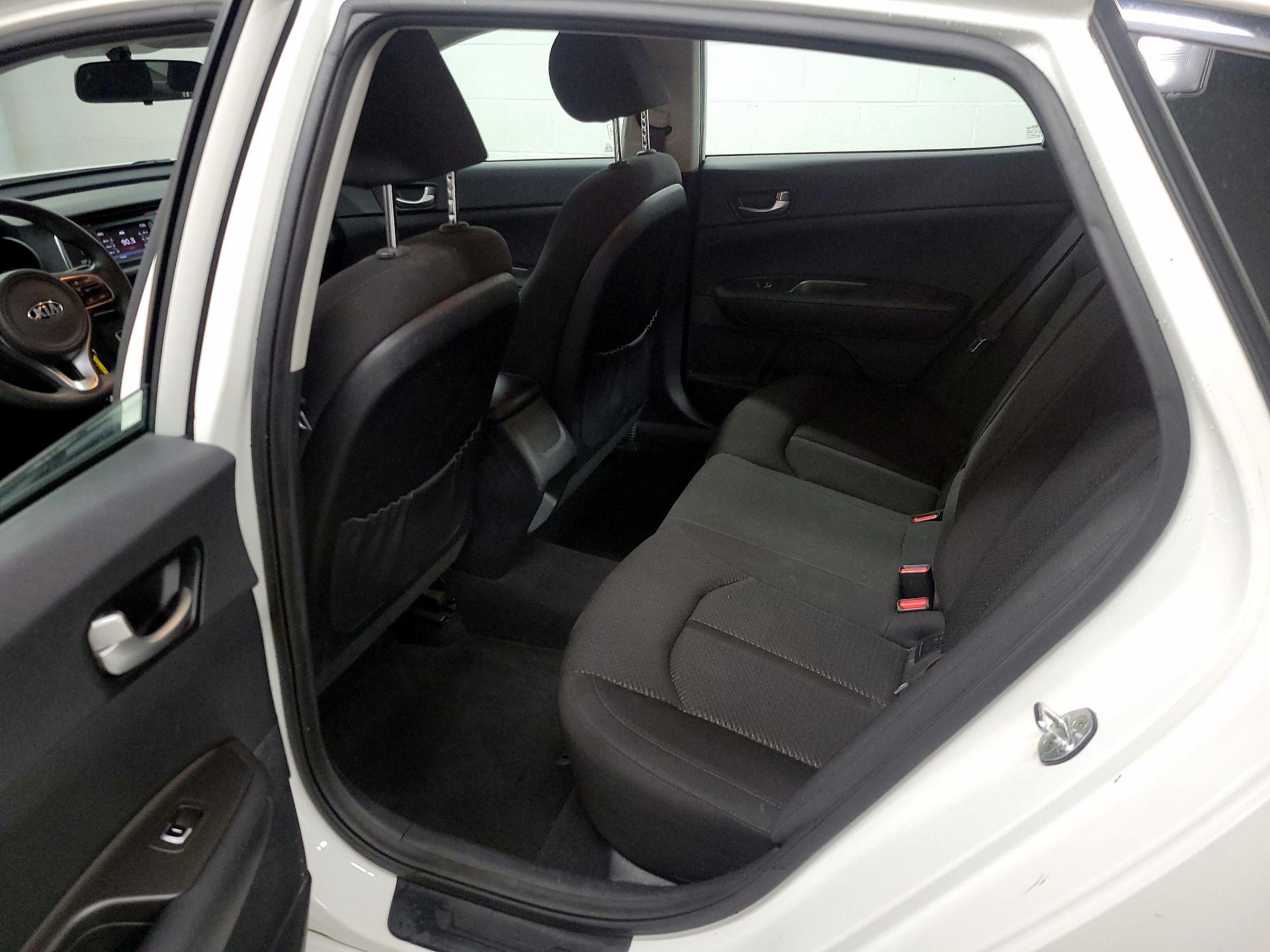 Thumbnail: 2016 Kia Optima - 19