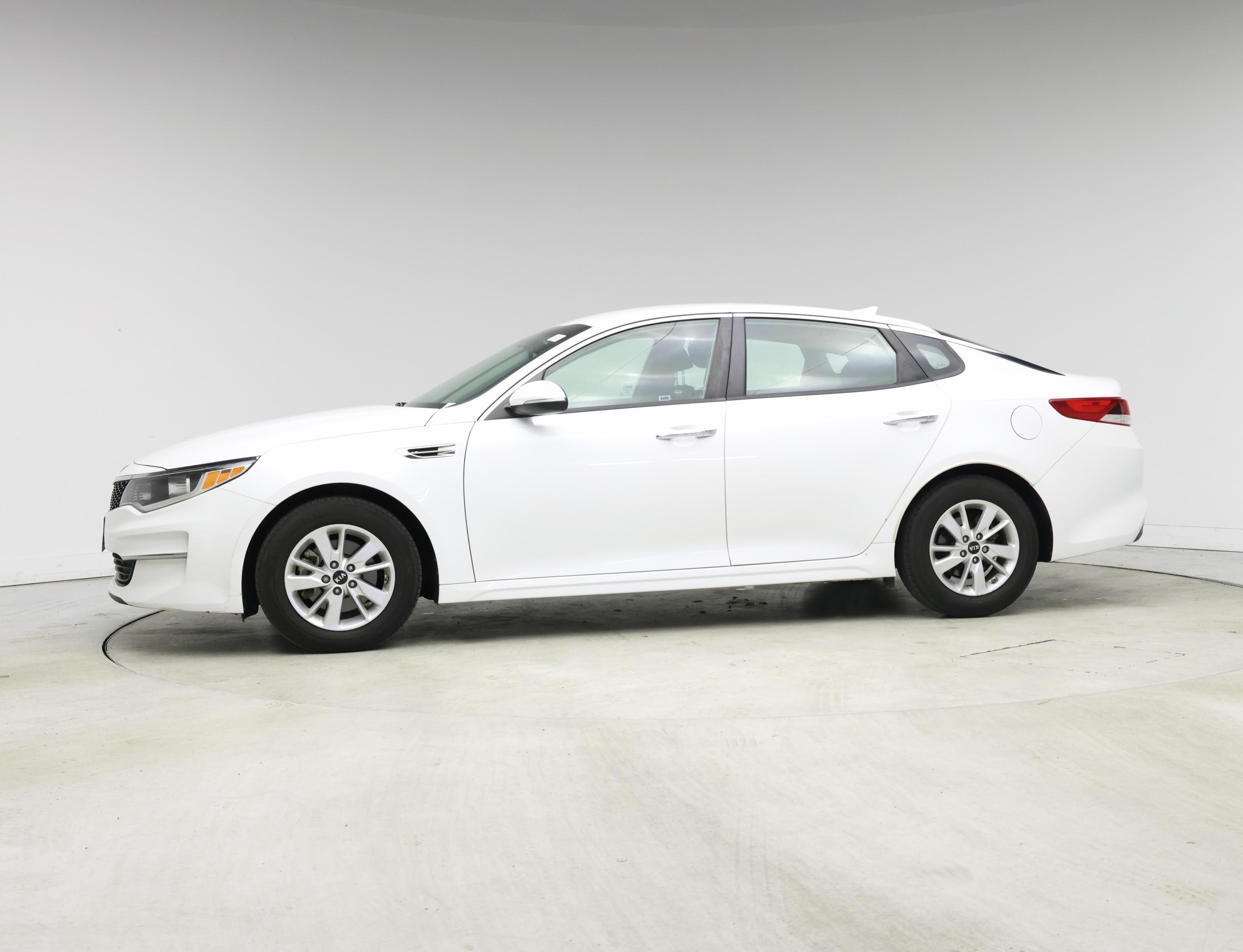 Thumbnail: 2016 Kia Optima - 3