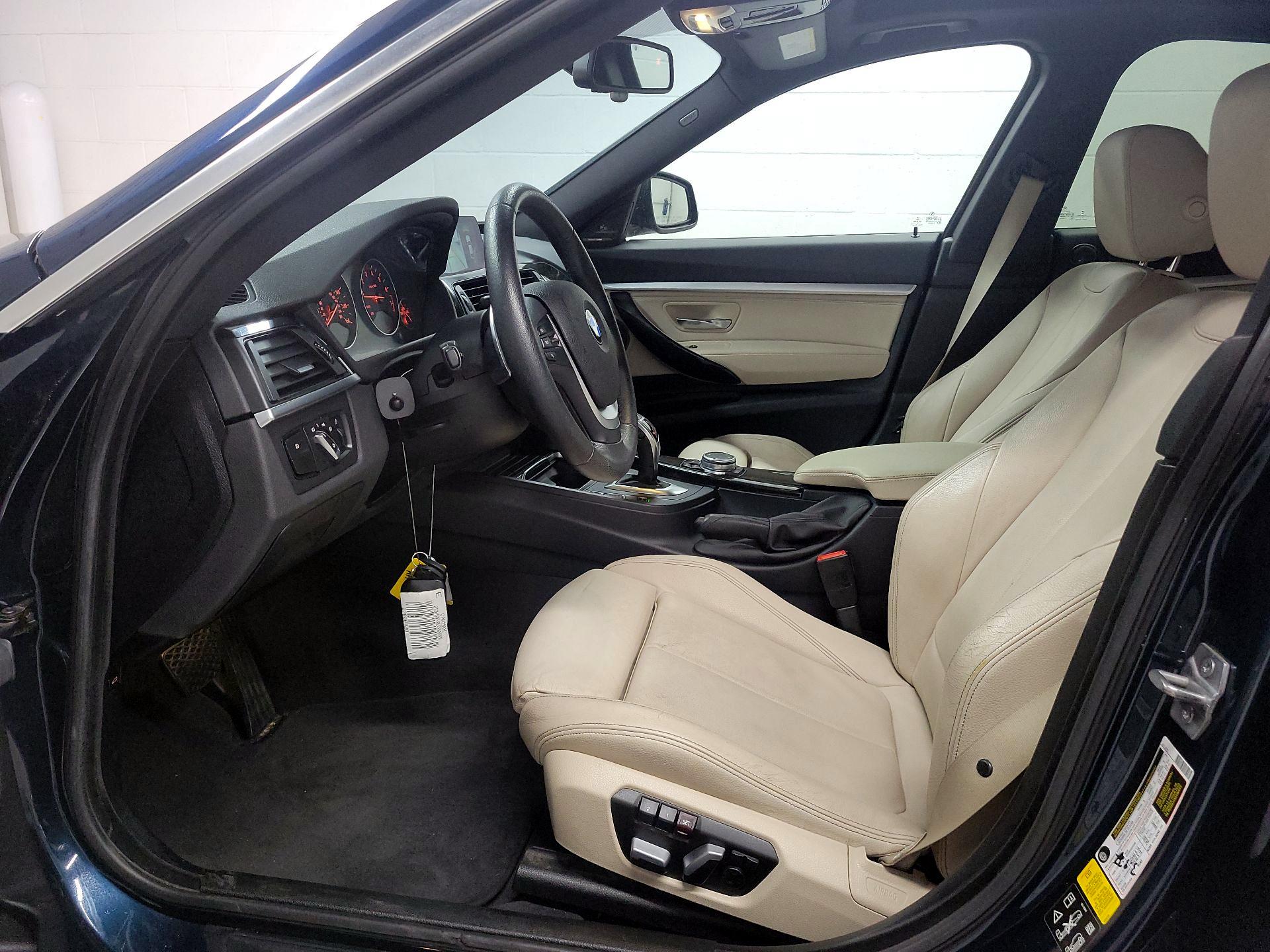 Thumbnail: 2016 BMW 3 Series - 11