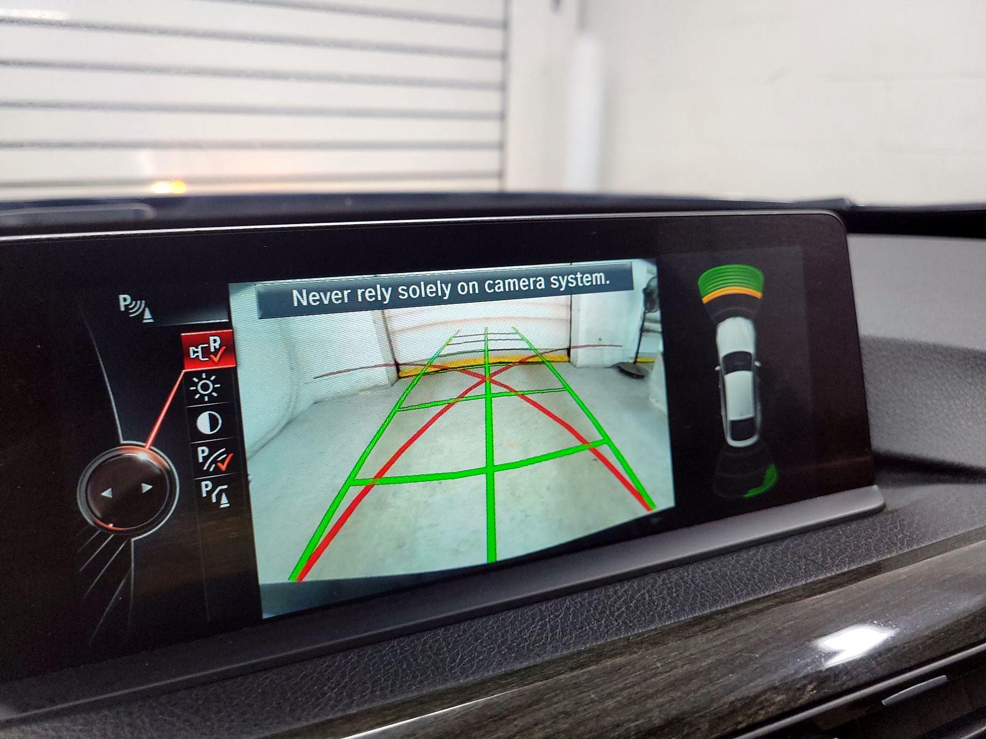 Thumbnail: 2016 BMW 3 Series - 13