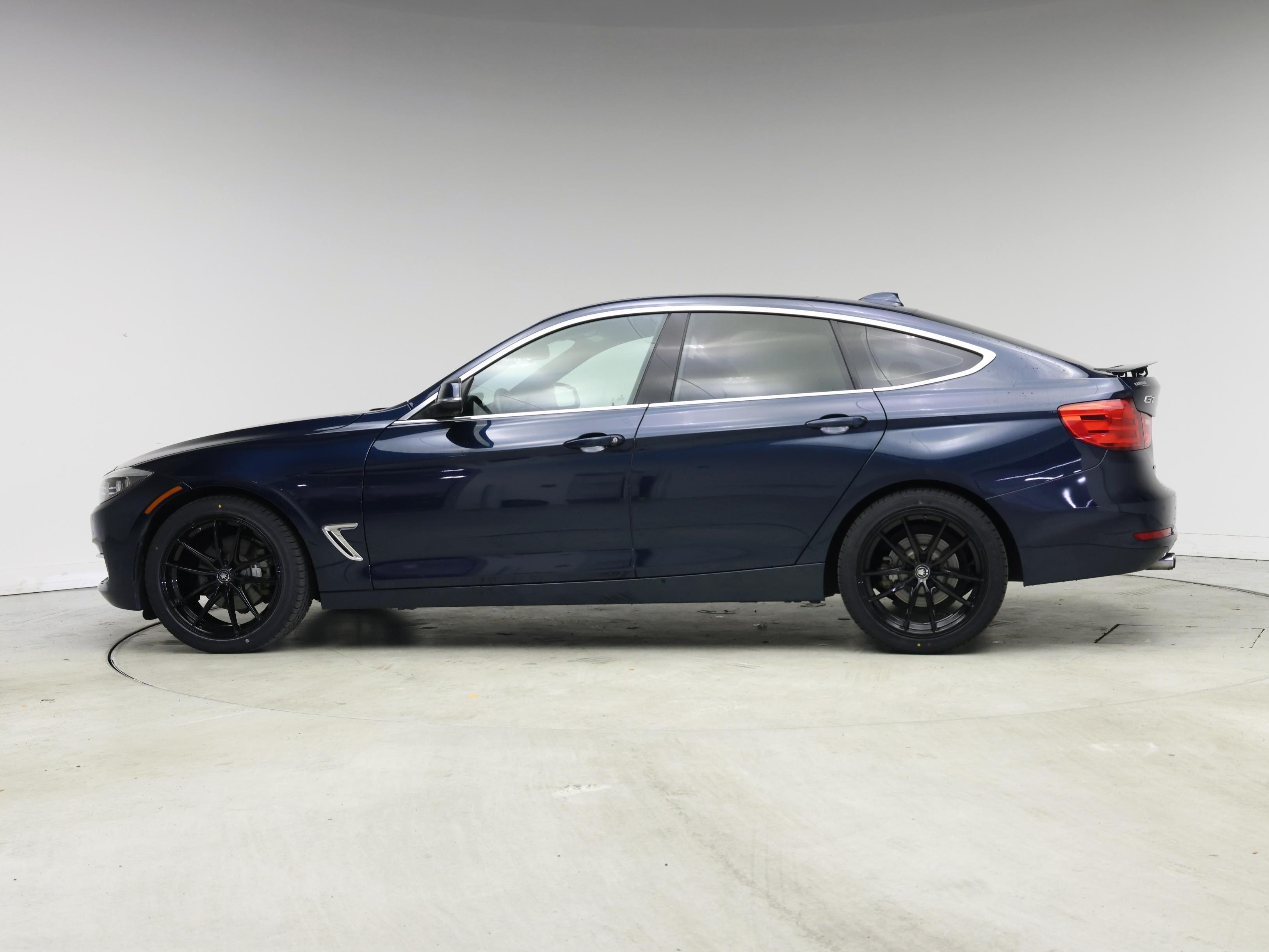 Thumbnail: 2016 BMW 3 Series - 3