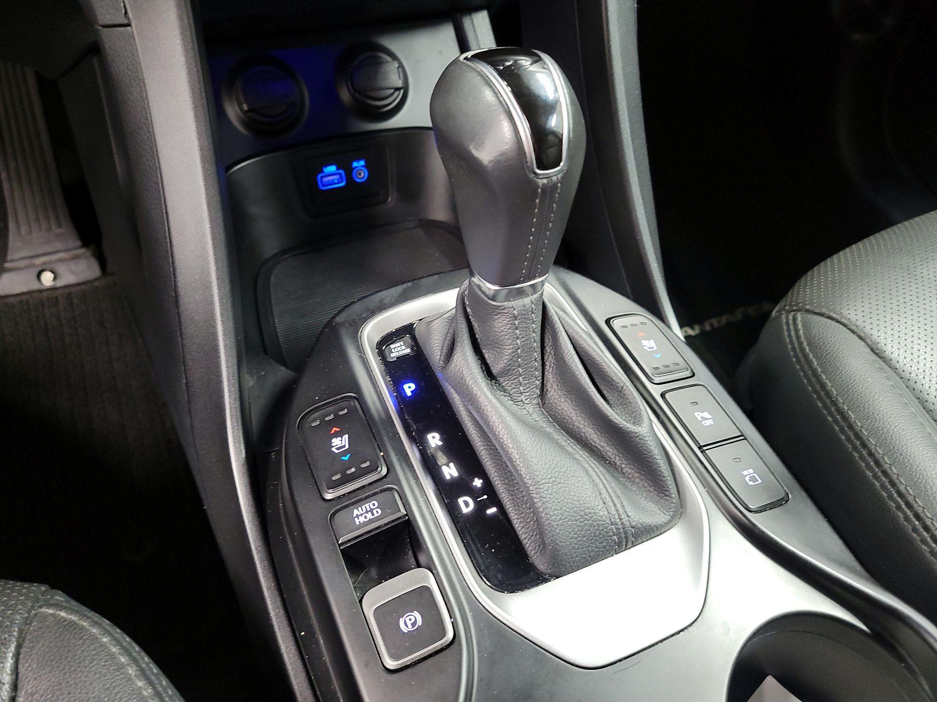 Thumbnail: 2017 Hyundai Santa Fe - 15