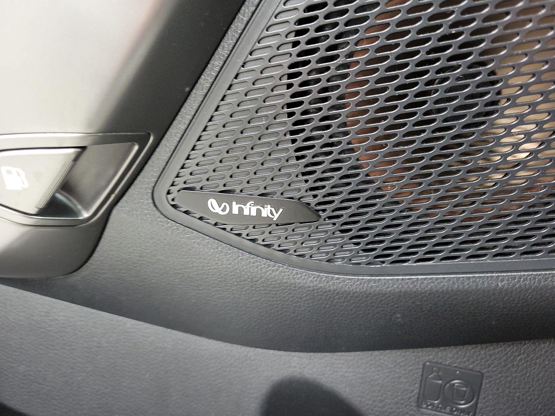 Thumbnail: 2017 Hyundai Santa Fe - 20