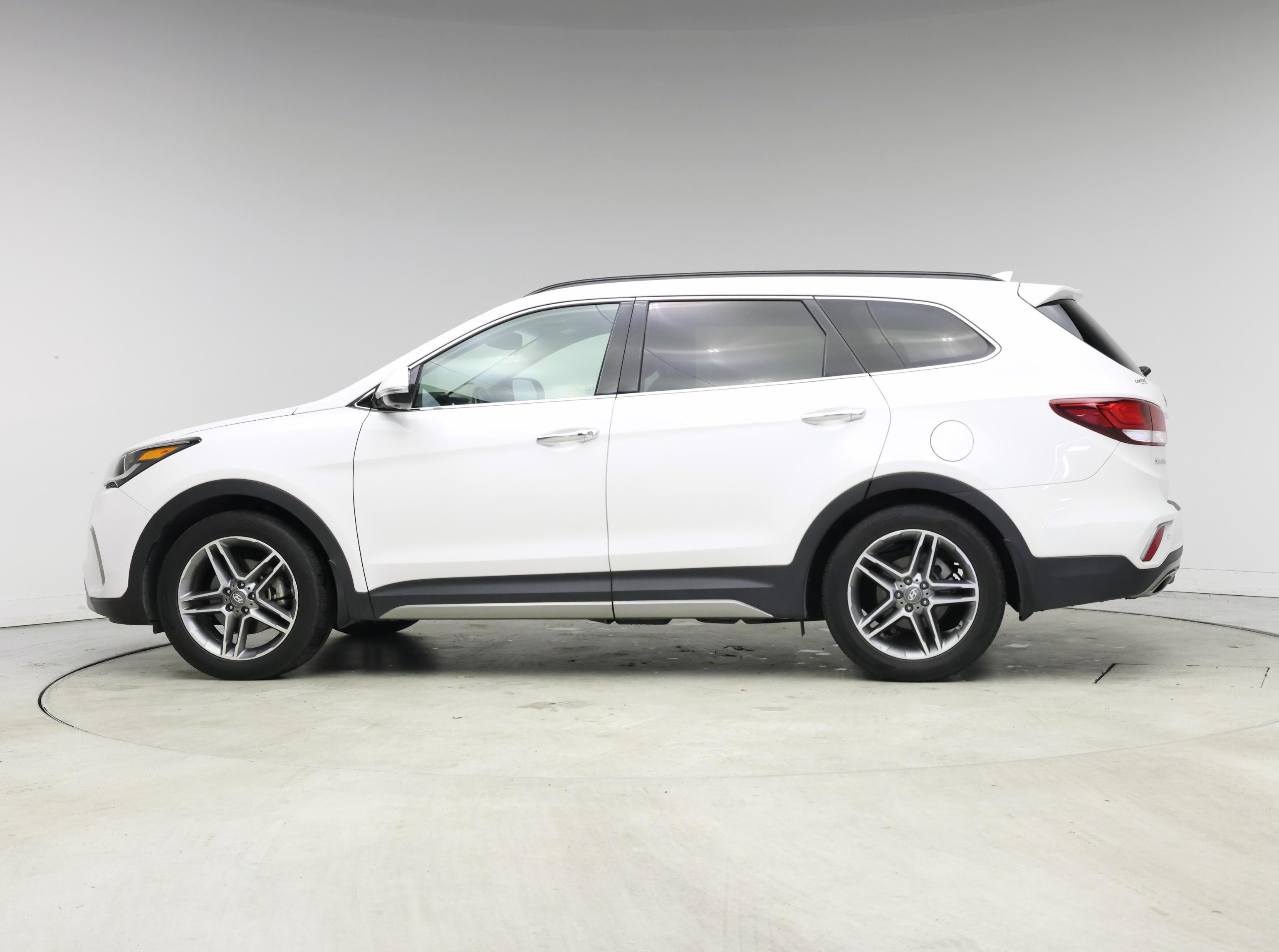 Thumbnail: 2017 Hyundai Santa Fe - 3