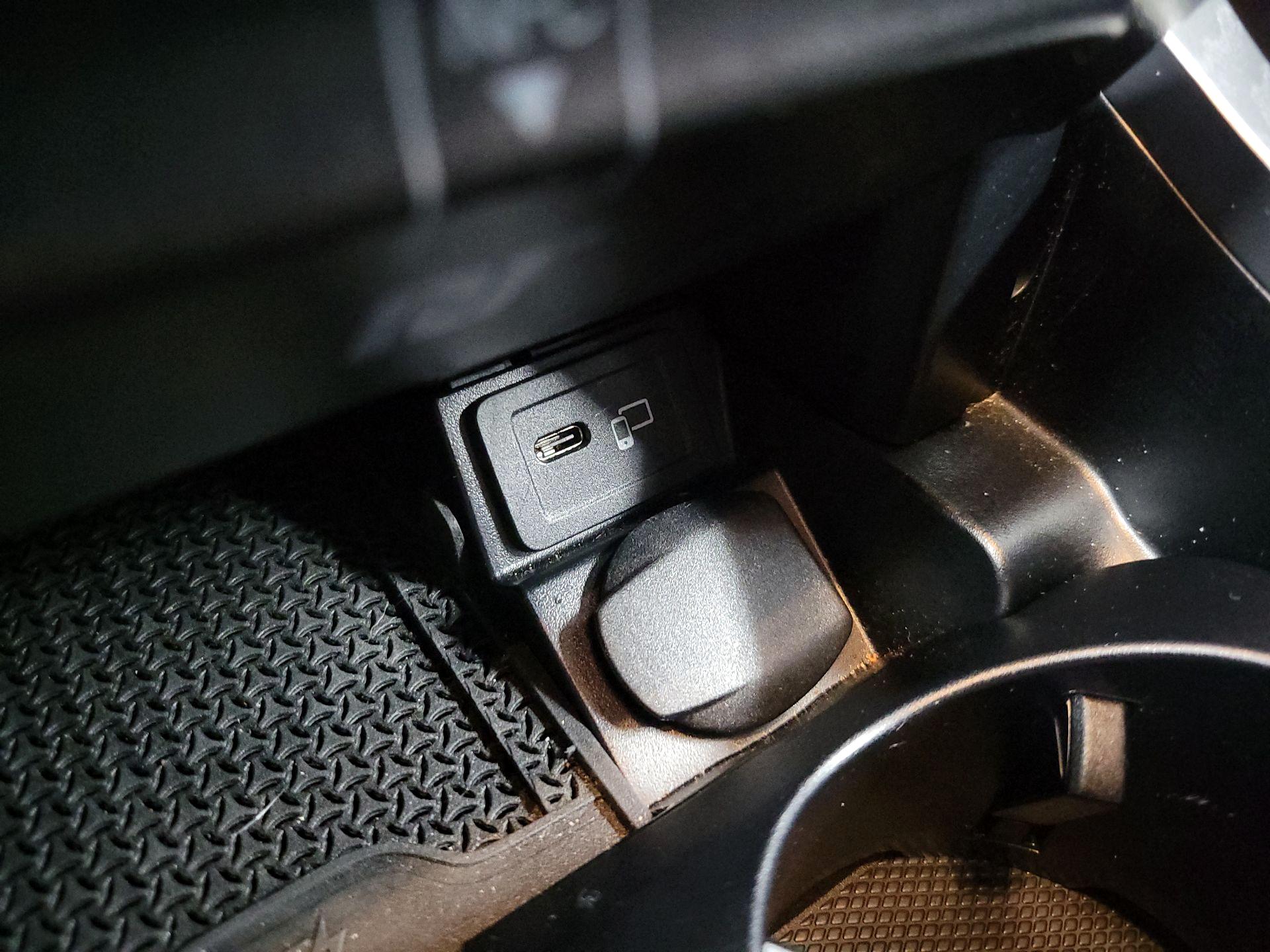 Thumbnail: 2023 Mercedes-Benz E-Class - 19