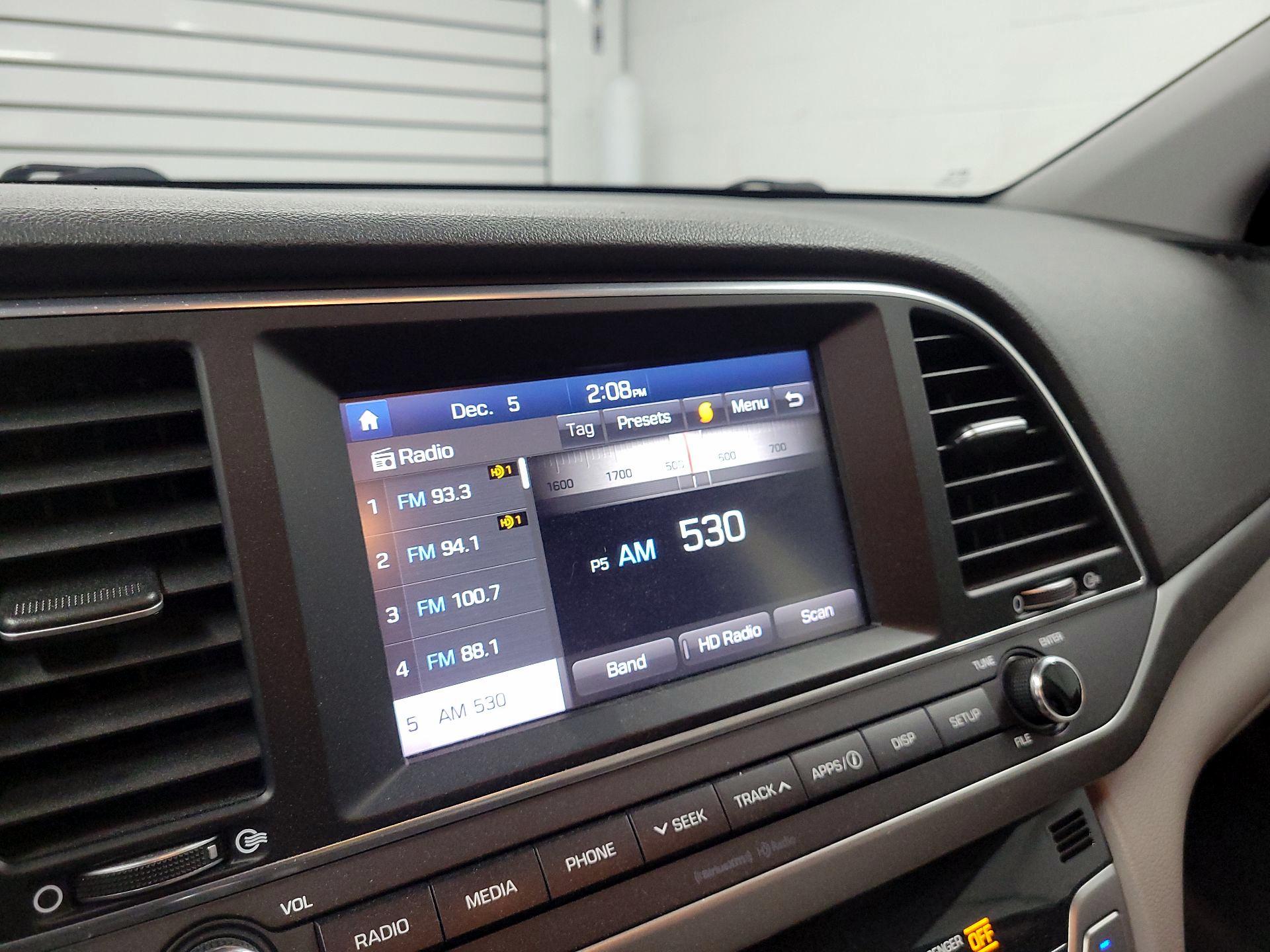 Thumbnail: 2017 Hyundai Elantra - 15