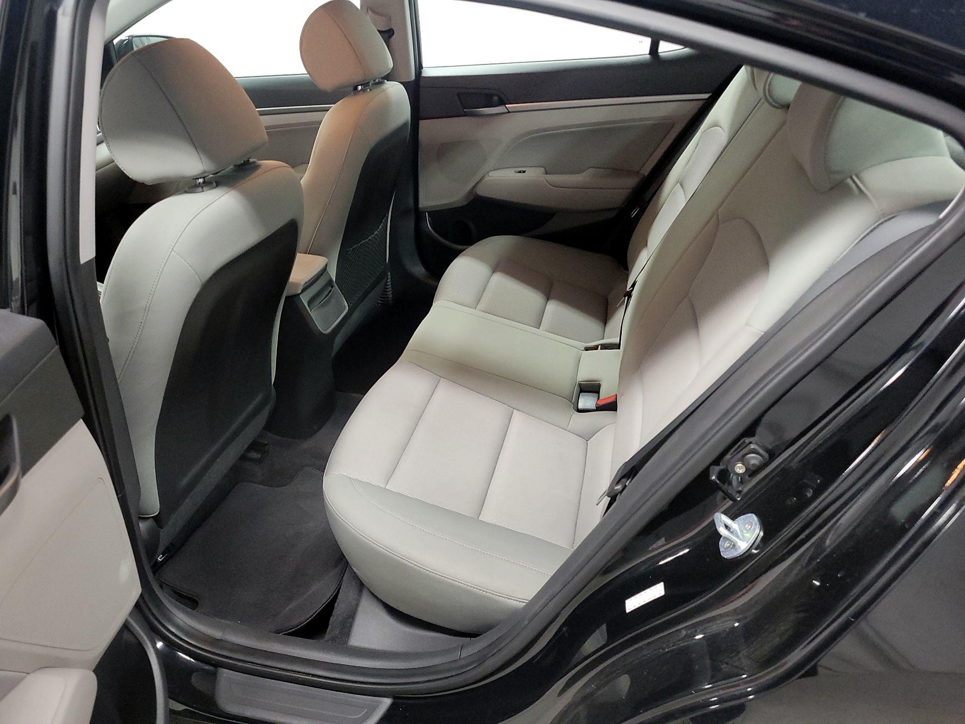 Thumbnail: 2017 Hyundai Elantra - 19