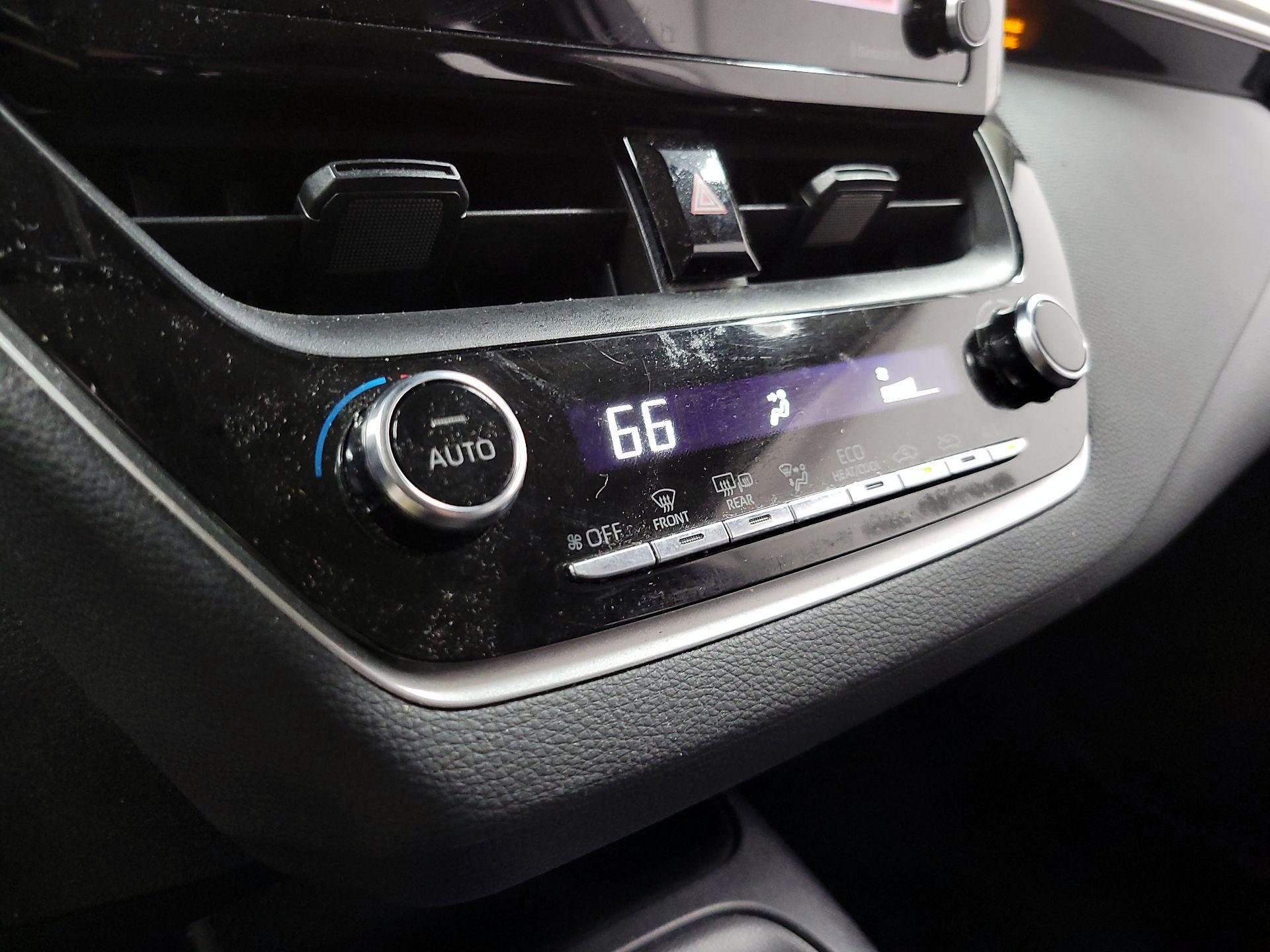 Thumbnail: 2021 Toyota Corolla - 16