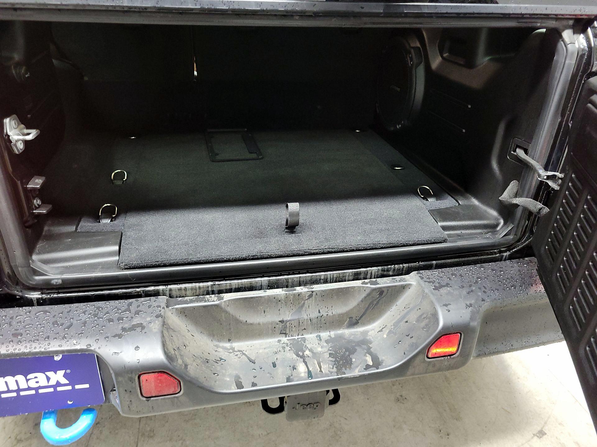 Thumbnail: 2022 Jeep Wrangler - 18