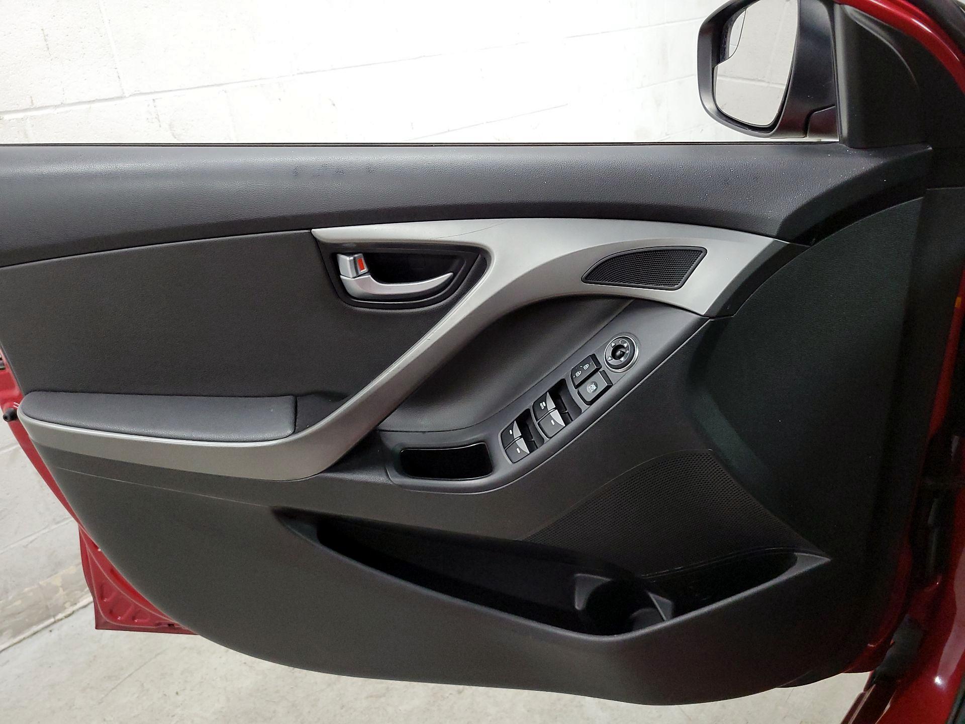 Thumbnail: 2015 Hyundai Elantra - 12