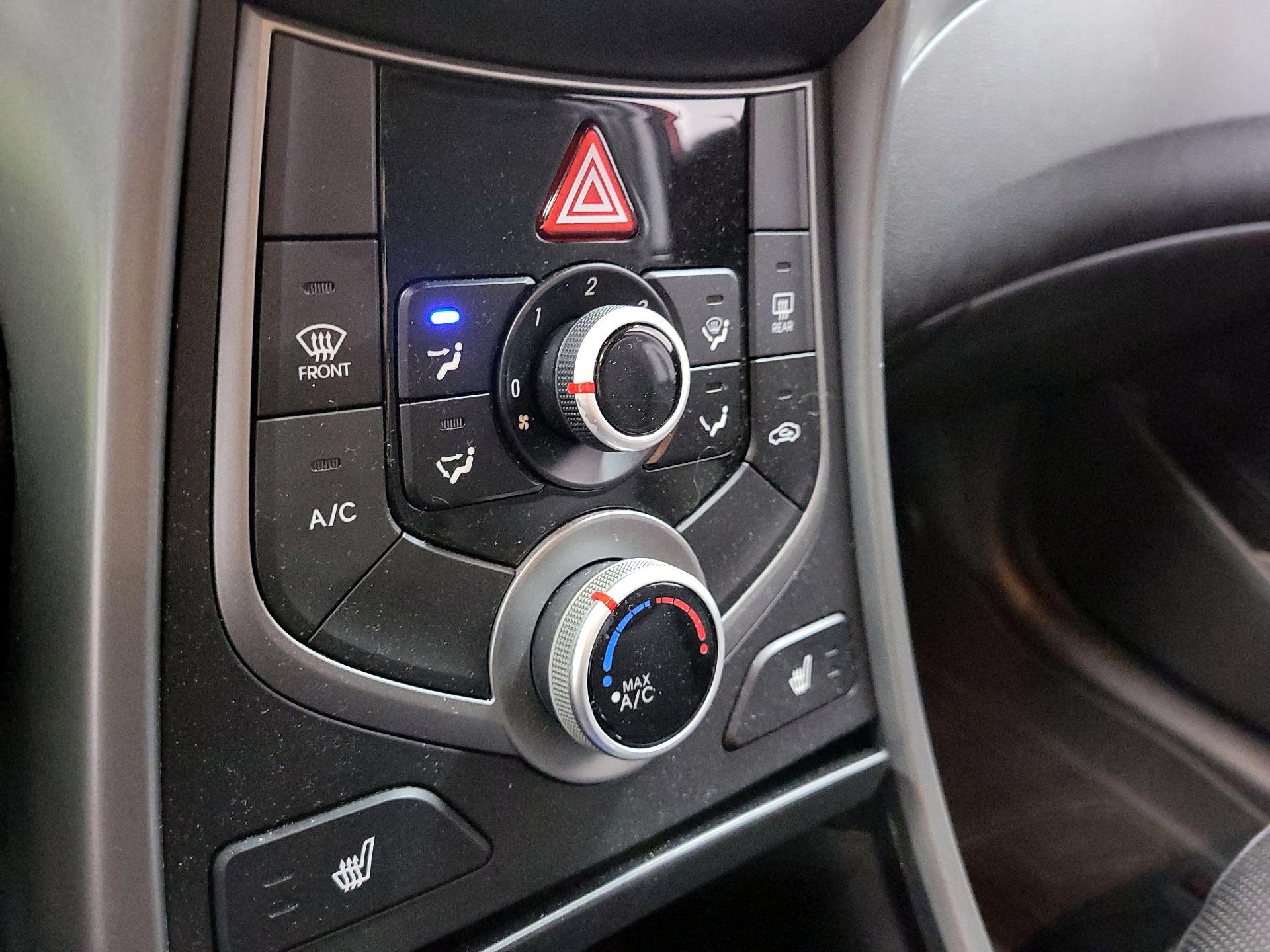 Thumbnail: 2015 Hyundai Elantra - 16