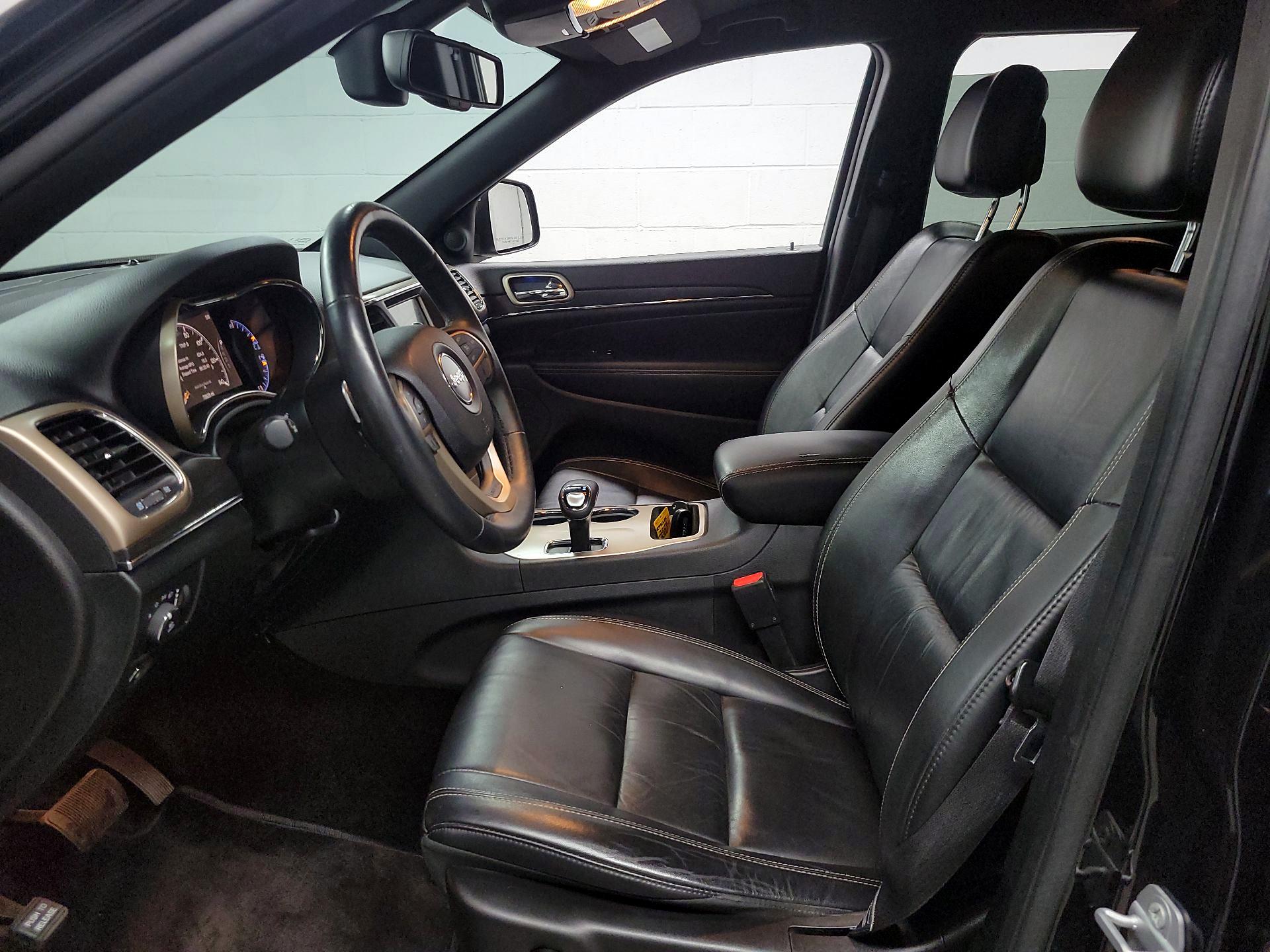 Thumbnail: 2015 Jeep Grand Cherokee - 11