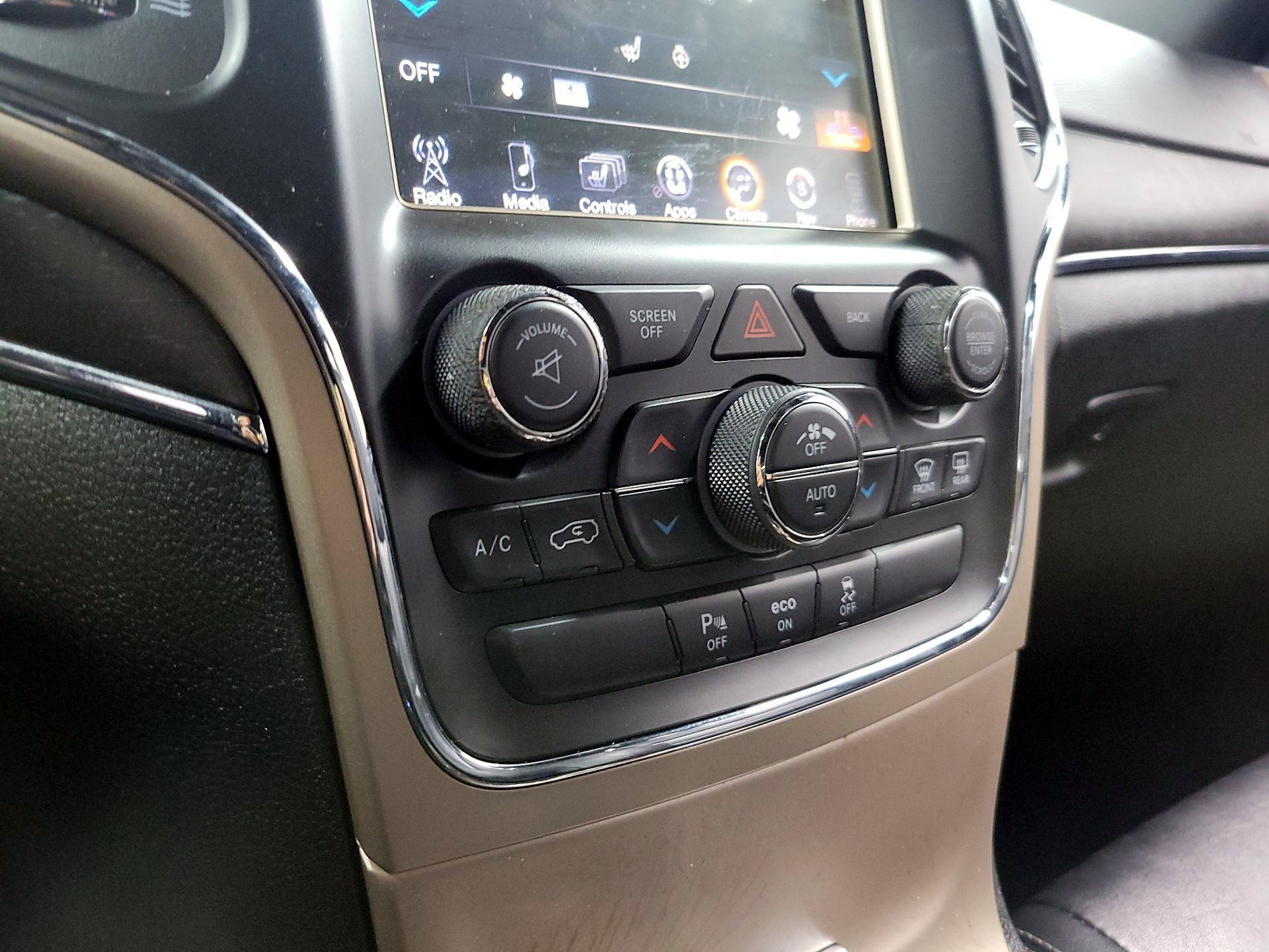 Thumbnail: 2015 Jeep Grand Cherokee - 16