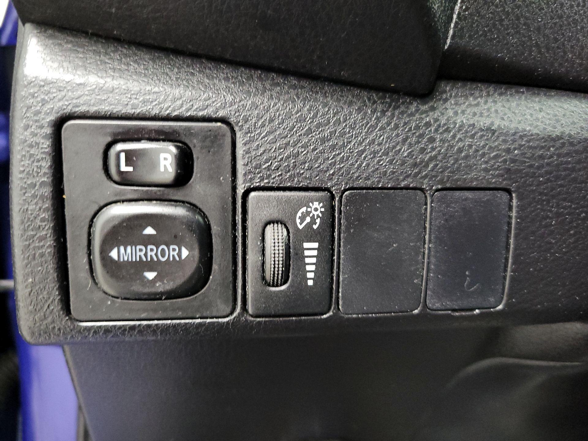 Thumbnail: 2015 Toyota Corolla - 13