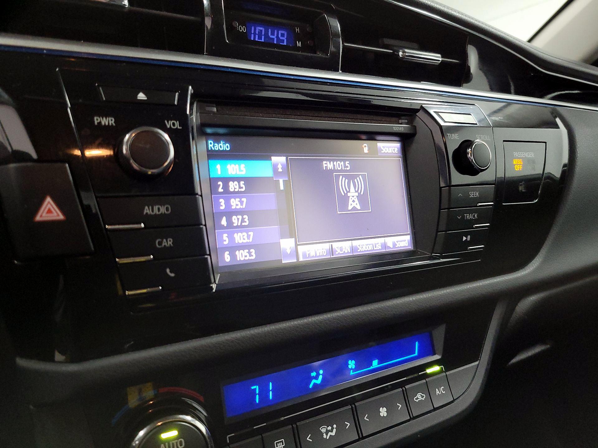 Thumbnail: 2015 Toyota Corolla - 15