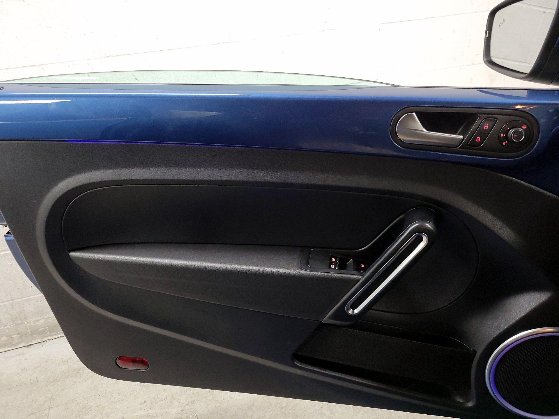 Thumbnail: 2018 Volkswagen Beetle - 12