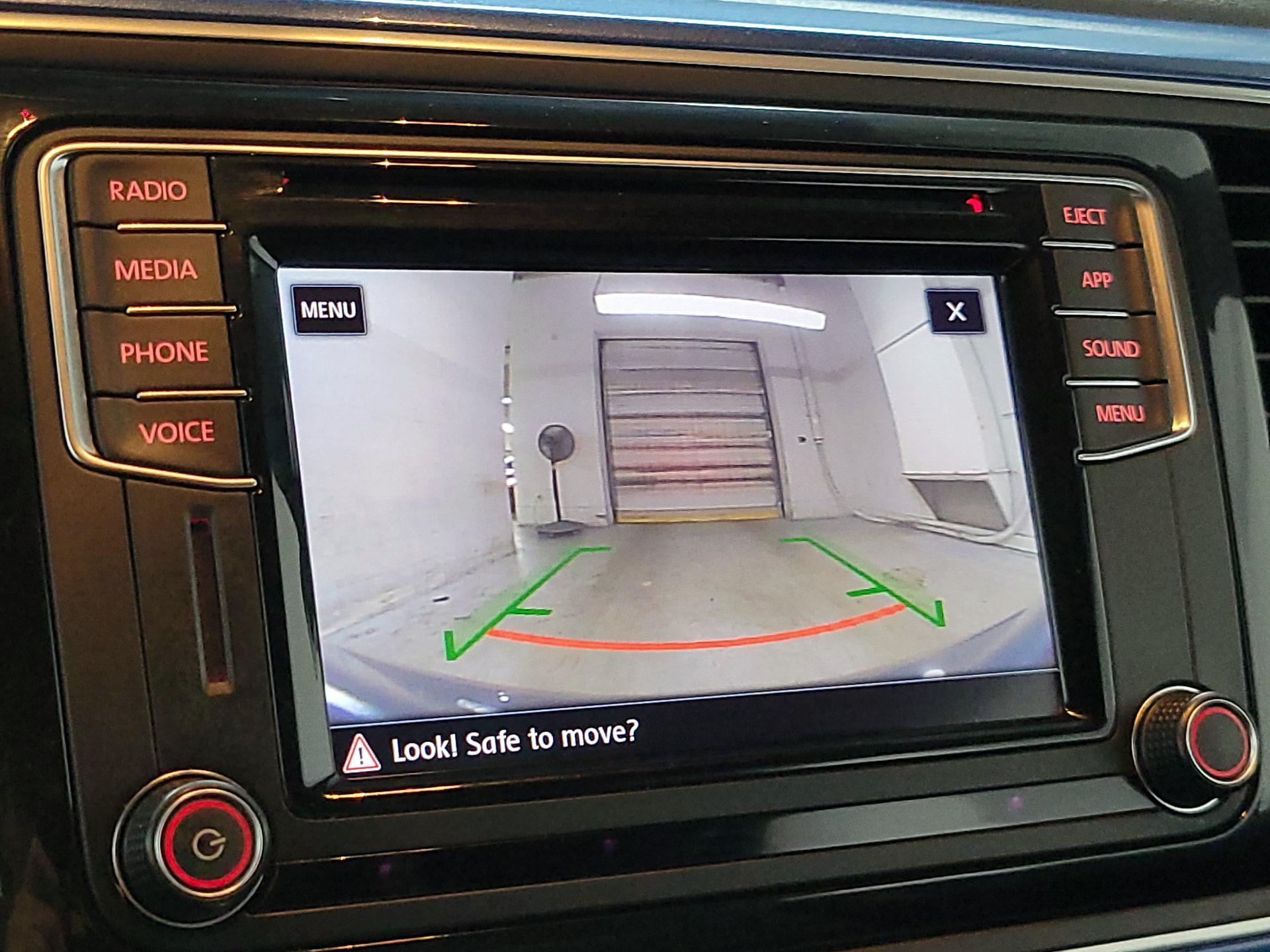 Thumbnail: 2018 Volkswagen Beetle - 13