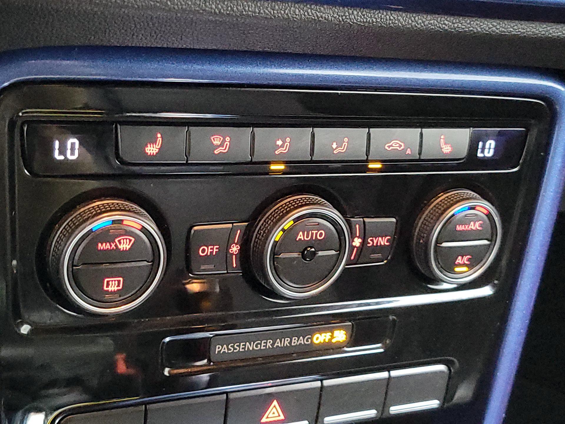 Thumbnail: 2018 Volkswagen Beetle - 15