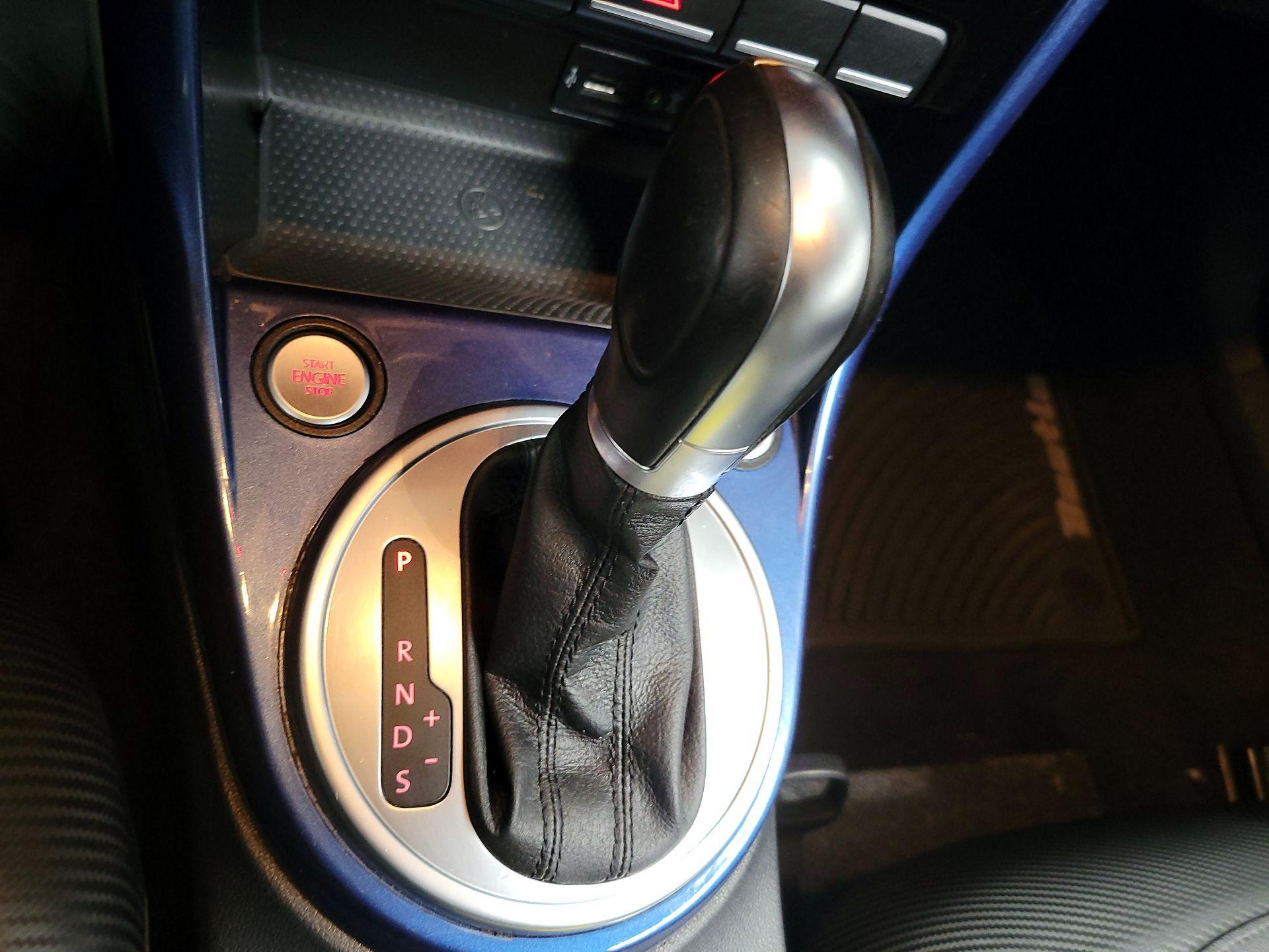 Thumbnail: 2018 Volkswagen Beetle - 16